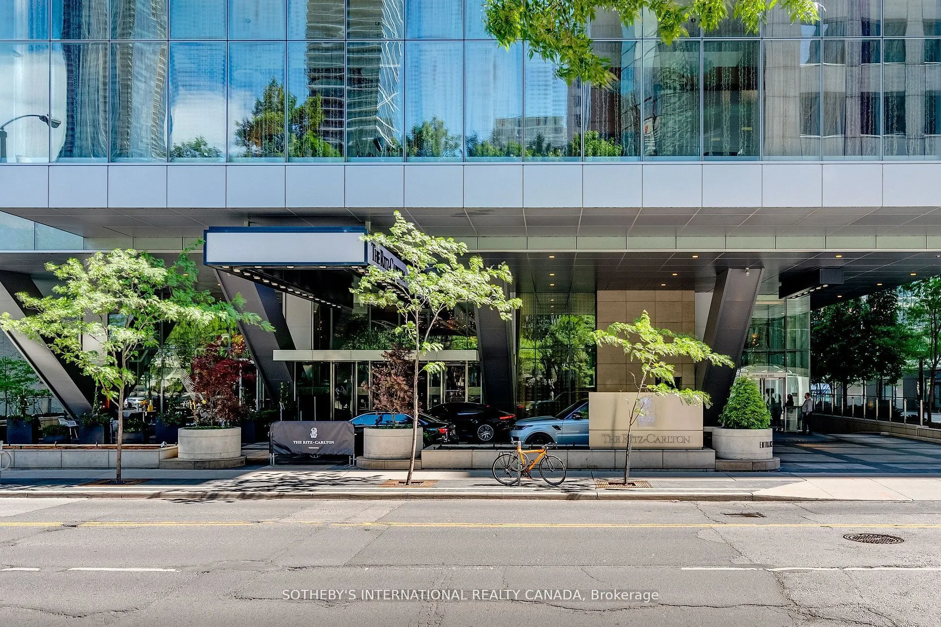 183 Wellington Street W #2301
