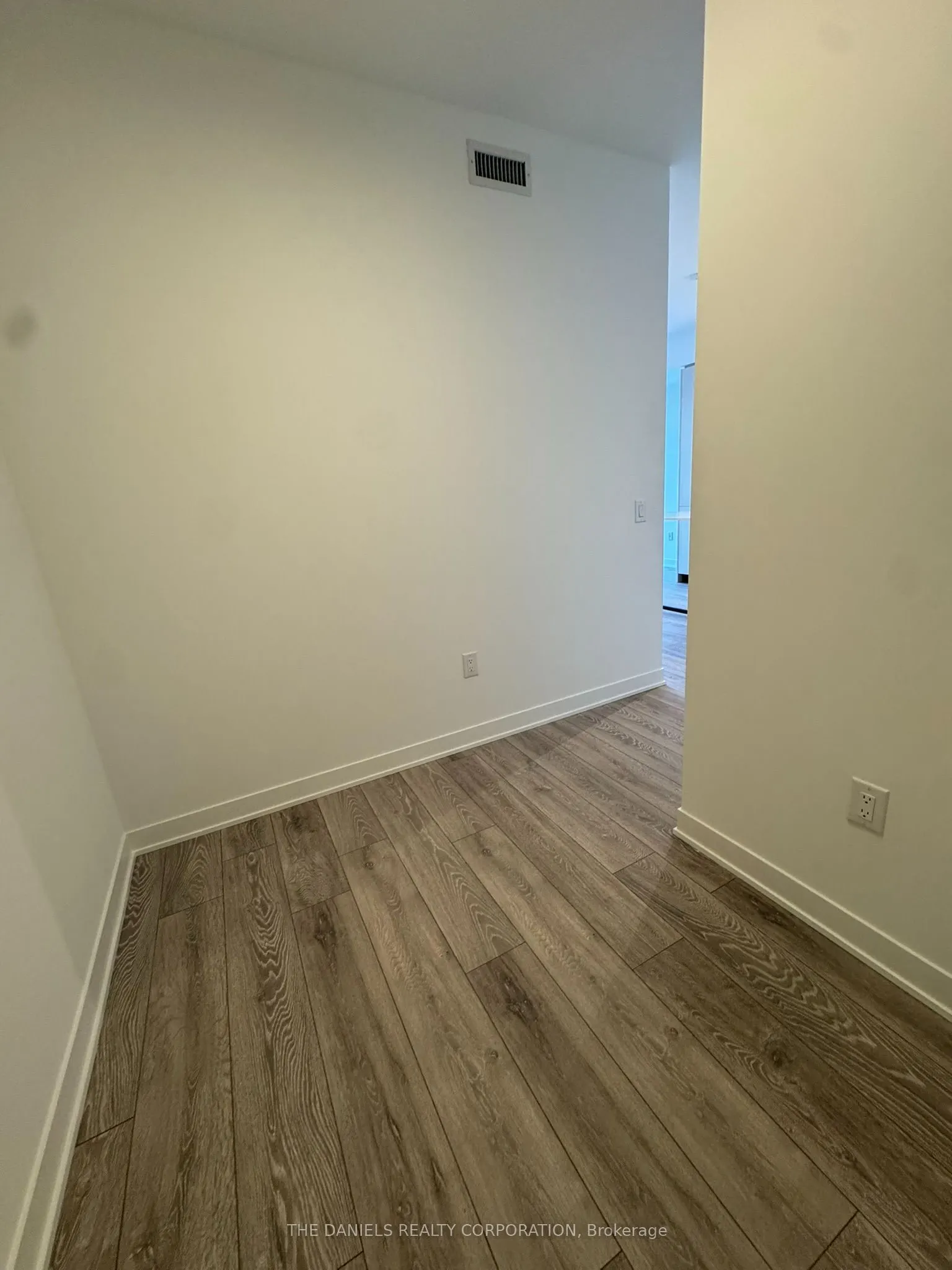 10 Oak Street #411