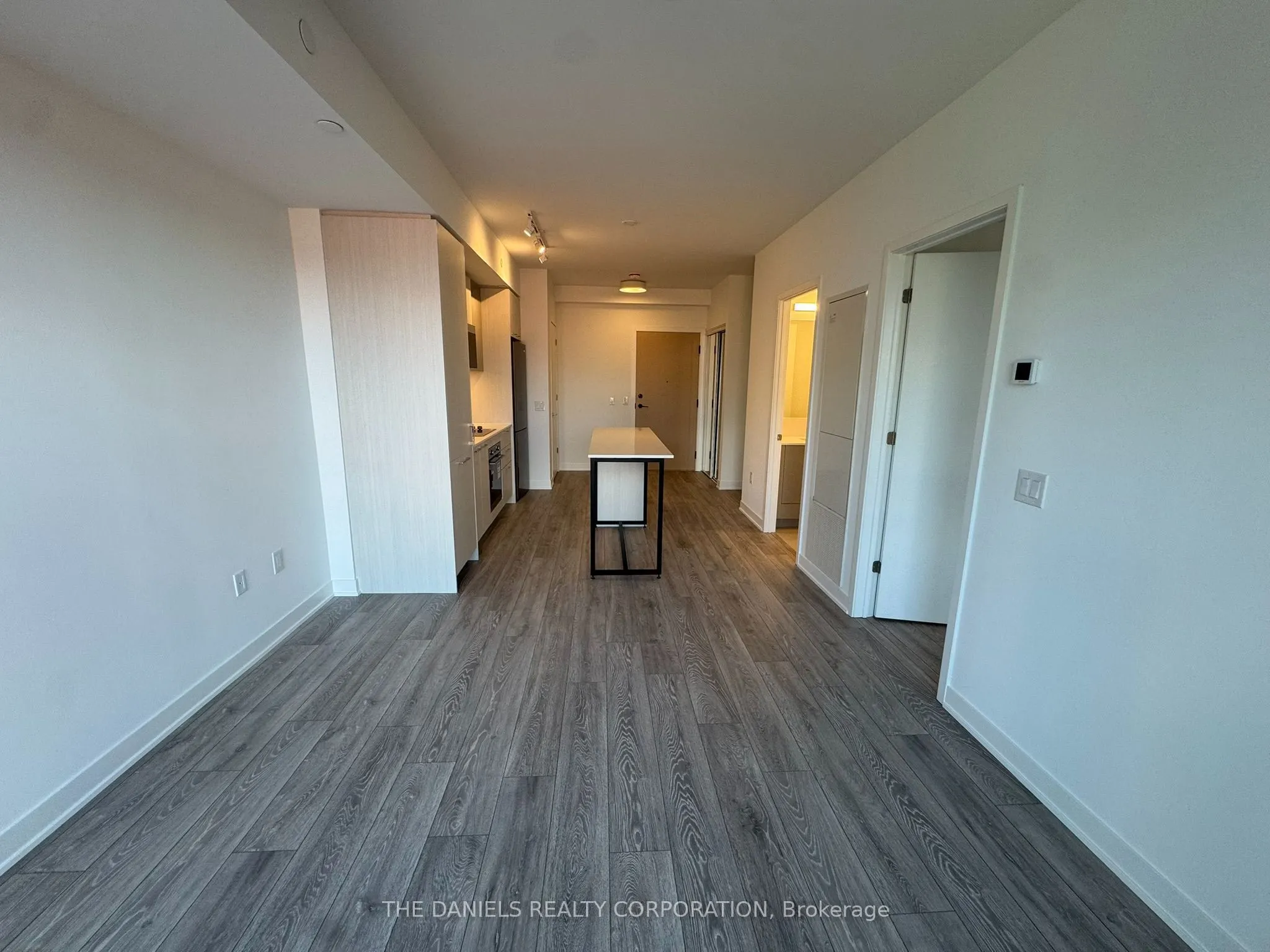 10 Oak Street #411