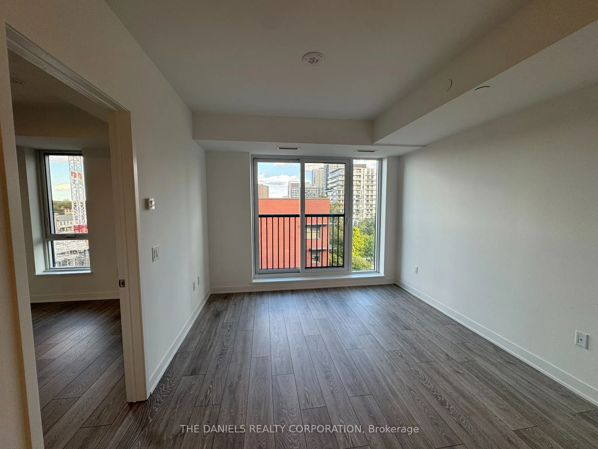 10 Oak Street #411