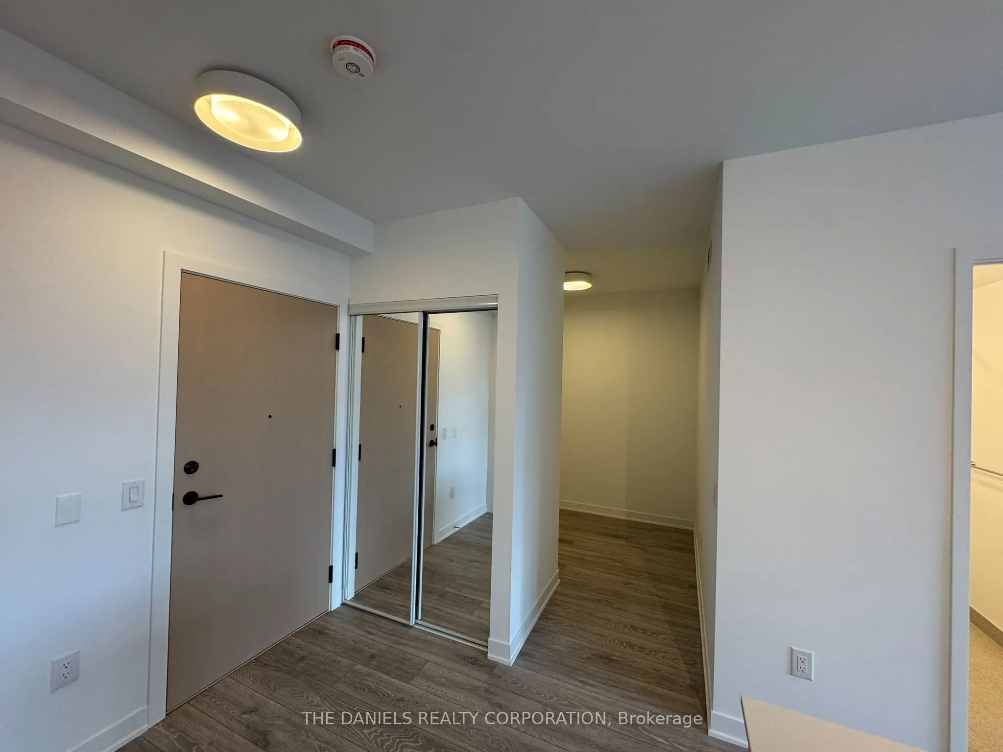 10 Oak Street #411