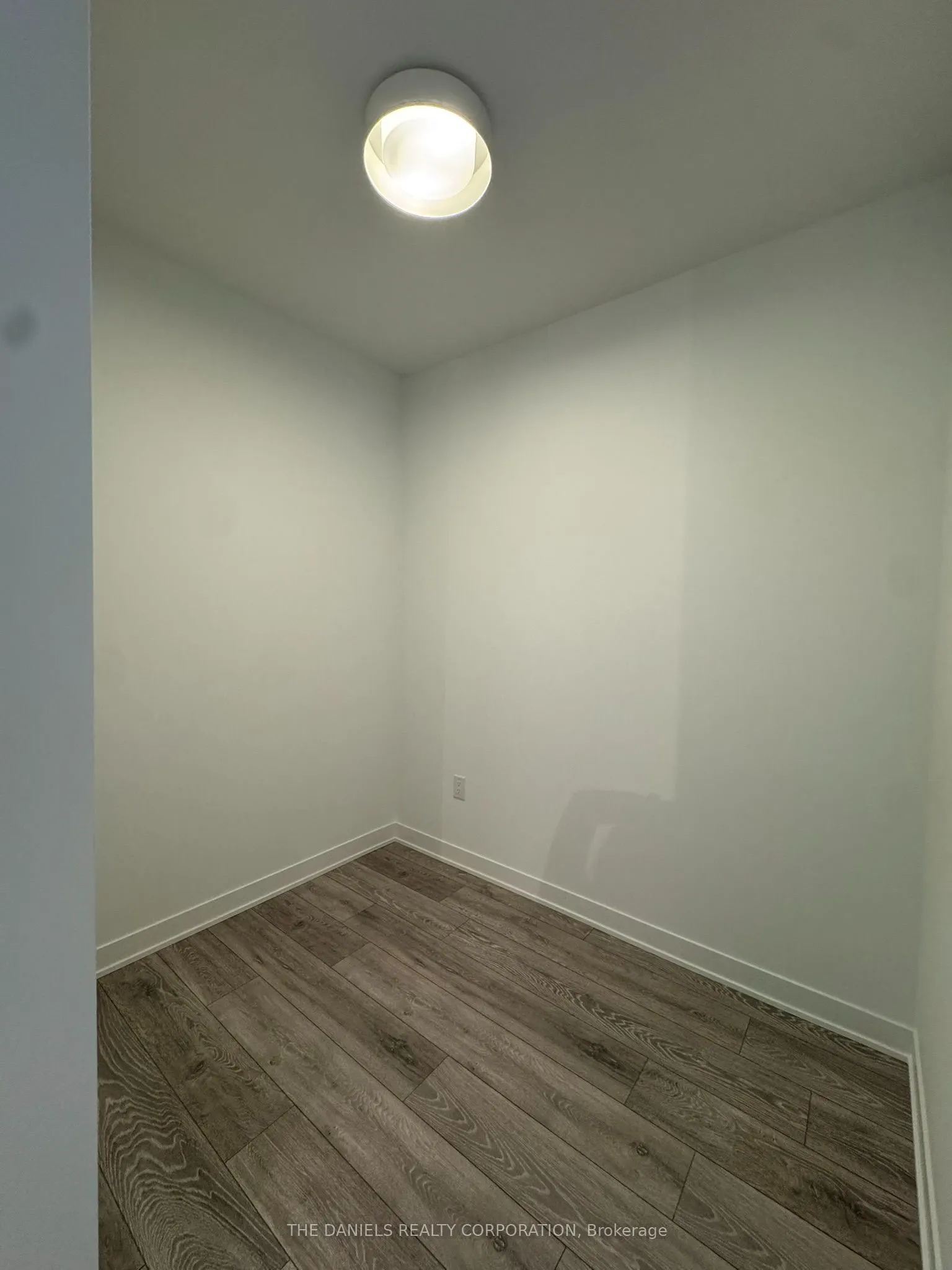 10 Oak Street #411
