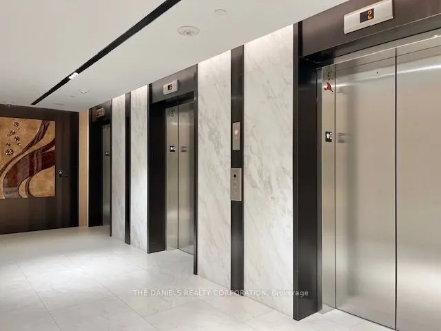 10 Oak Street #411