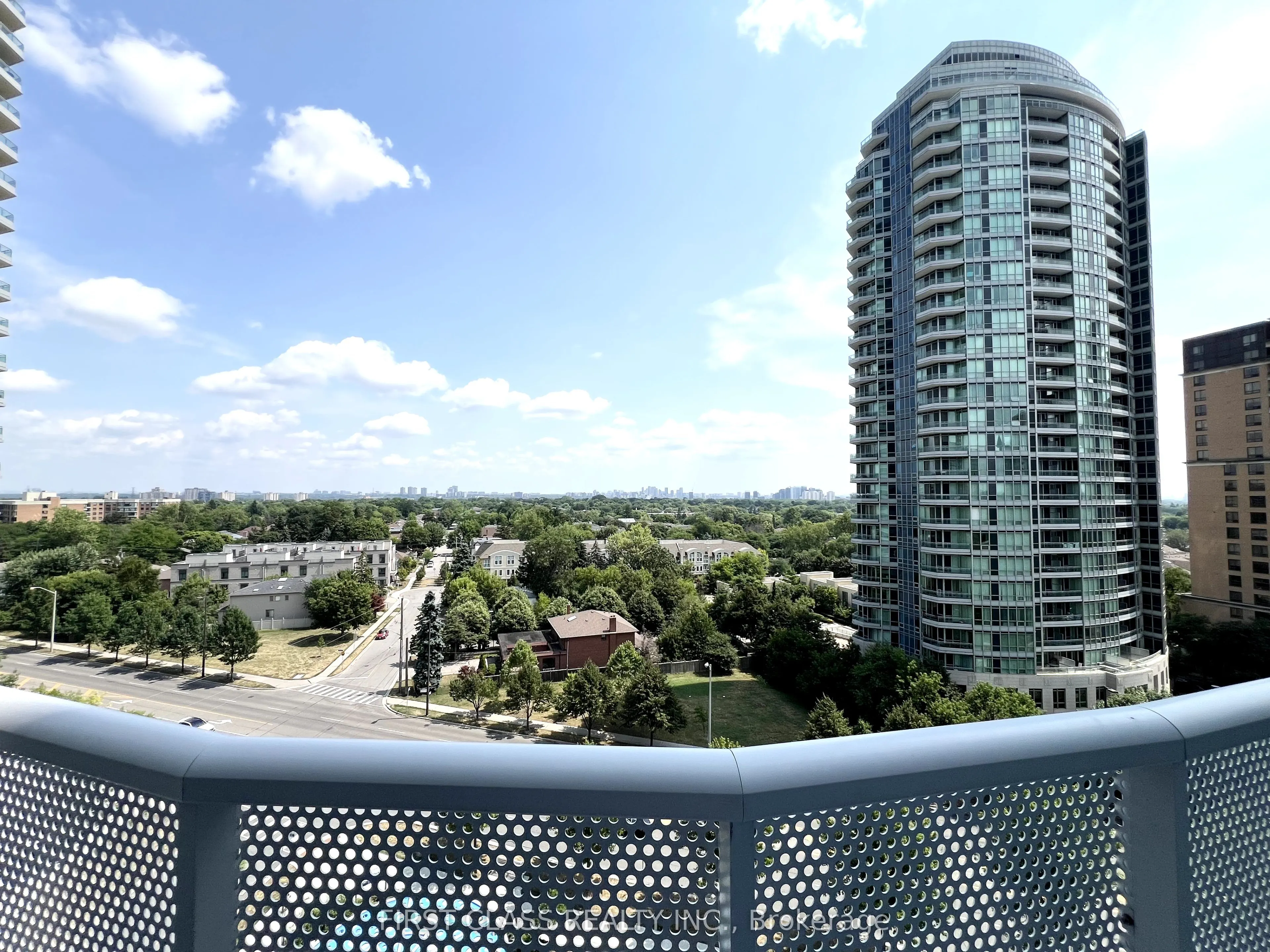 15 Holmes Avenue #910