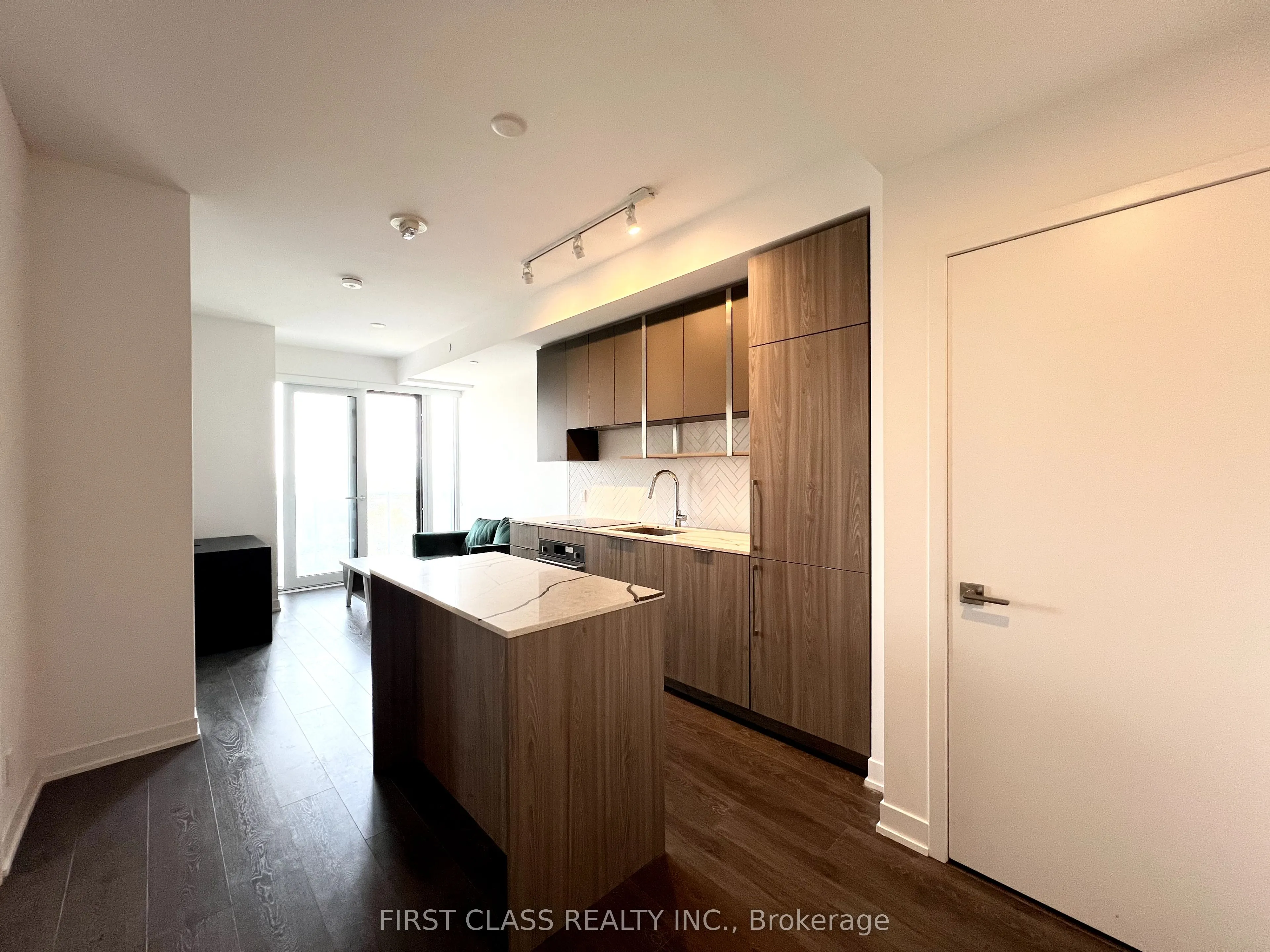 15 Holmes Avenue #910