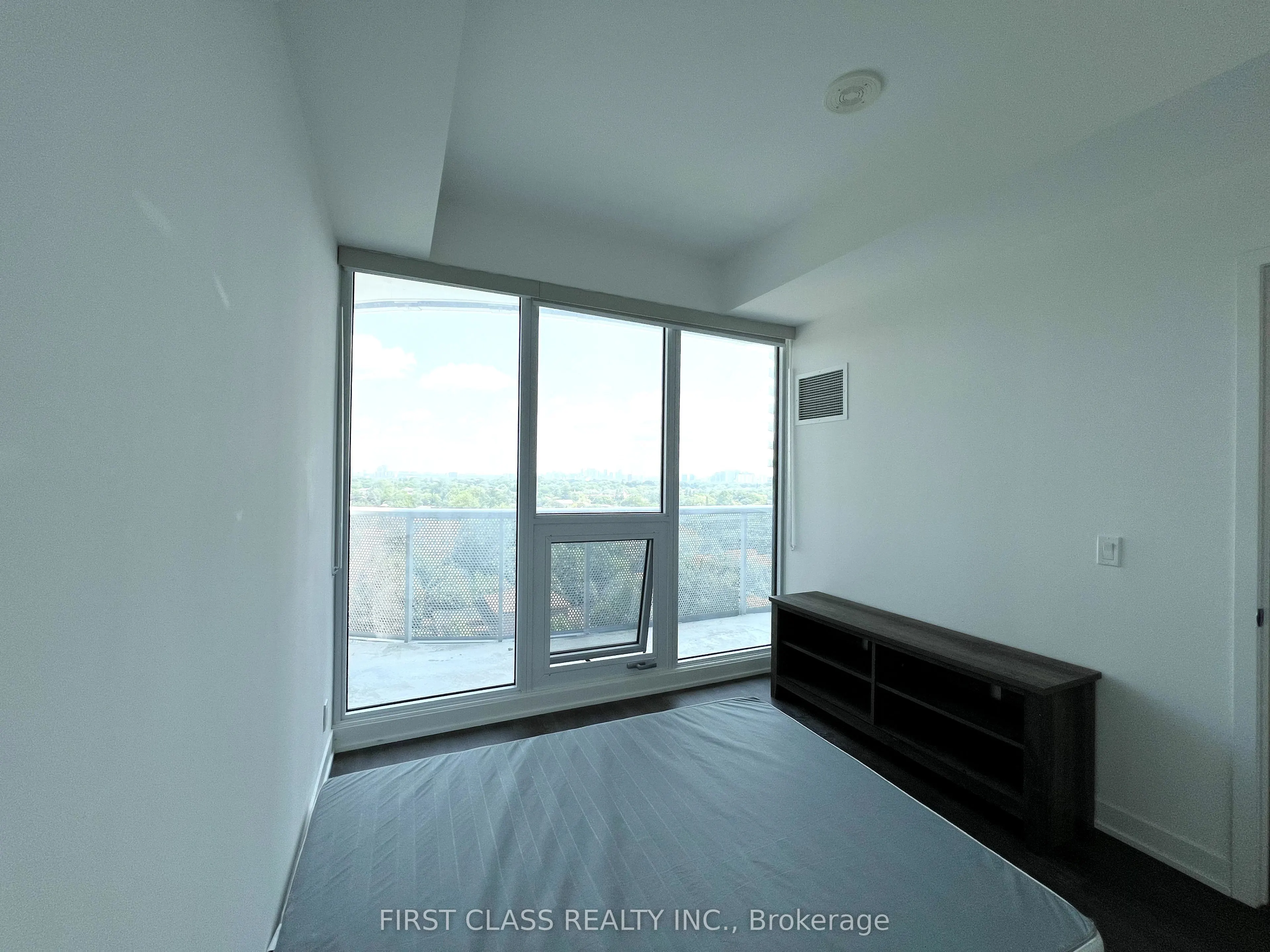 15 Holmes Avenue #910