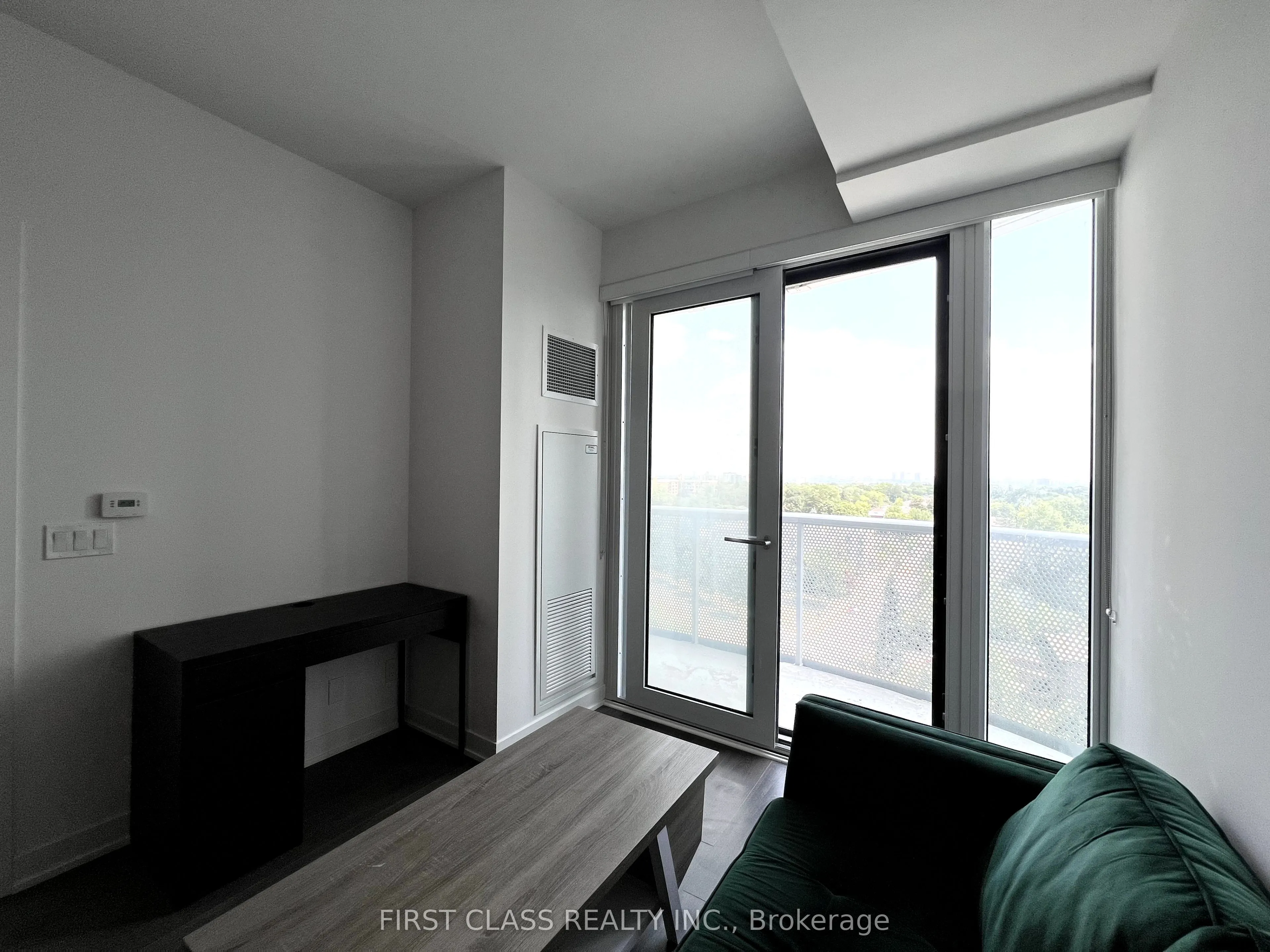 15 Holmes Avenue #910