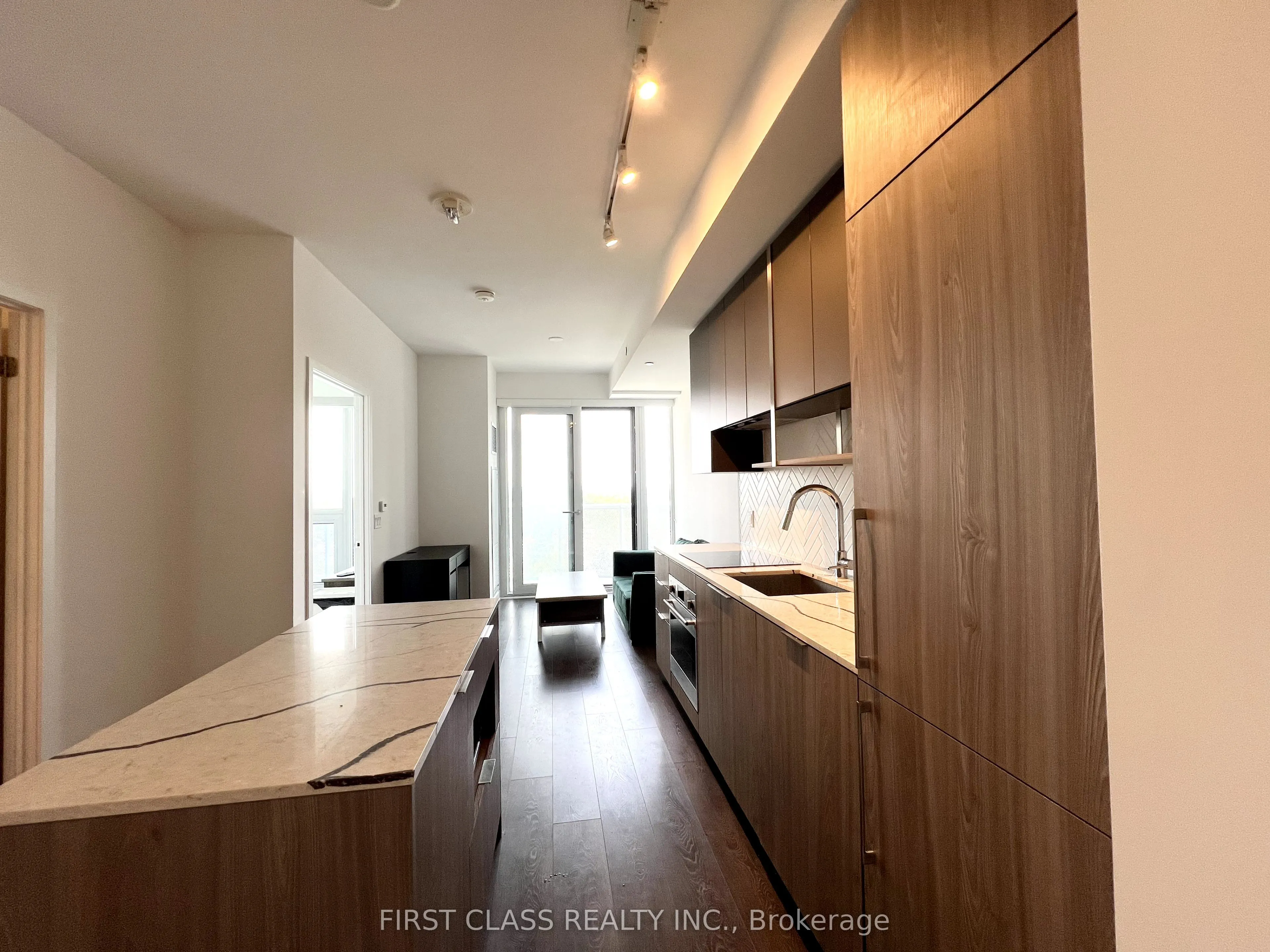 15 Holmes Avenue #910
