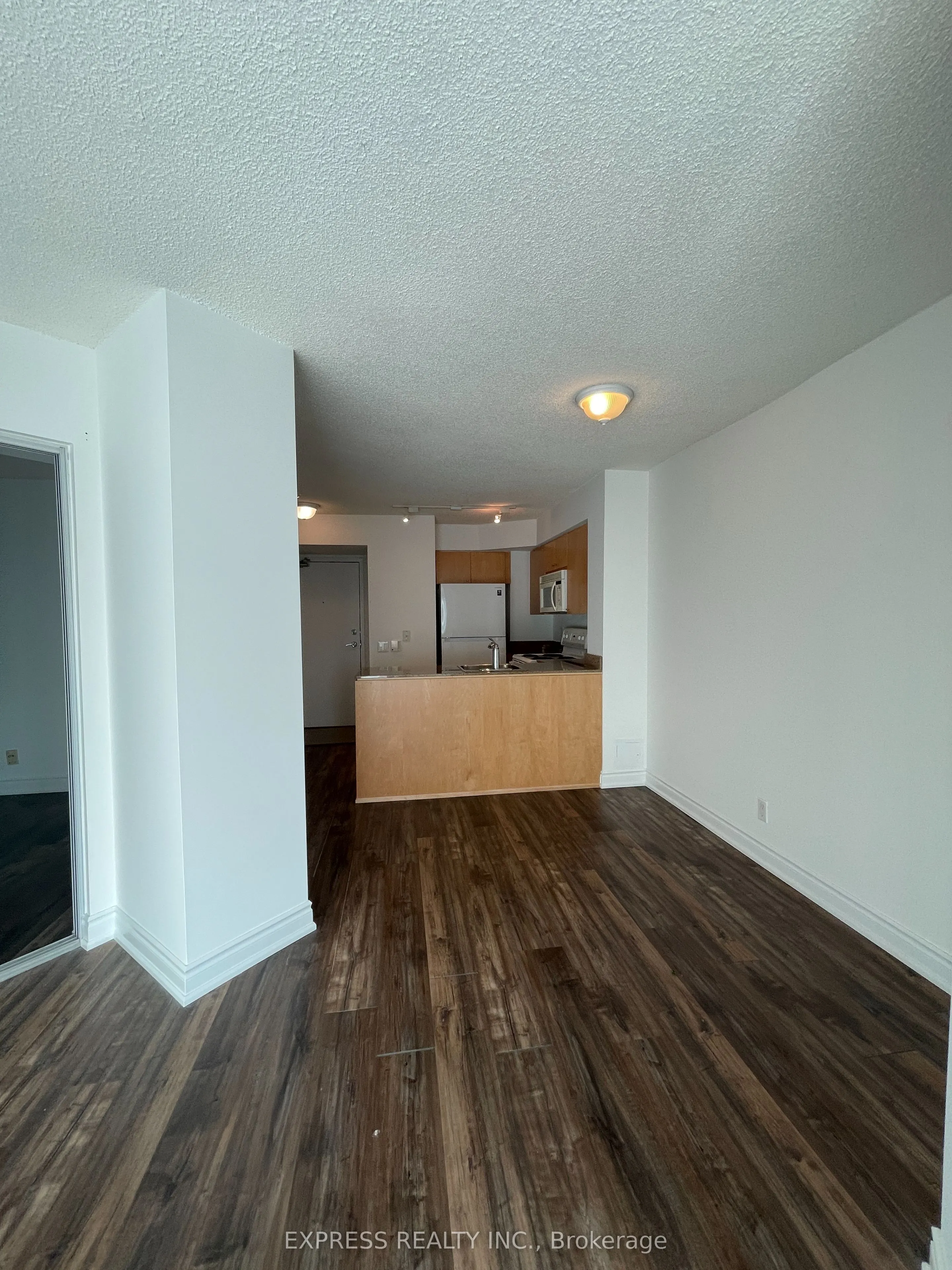 361 Front Street W #512