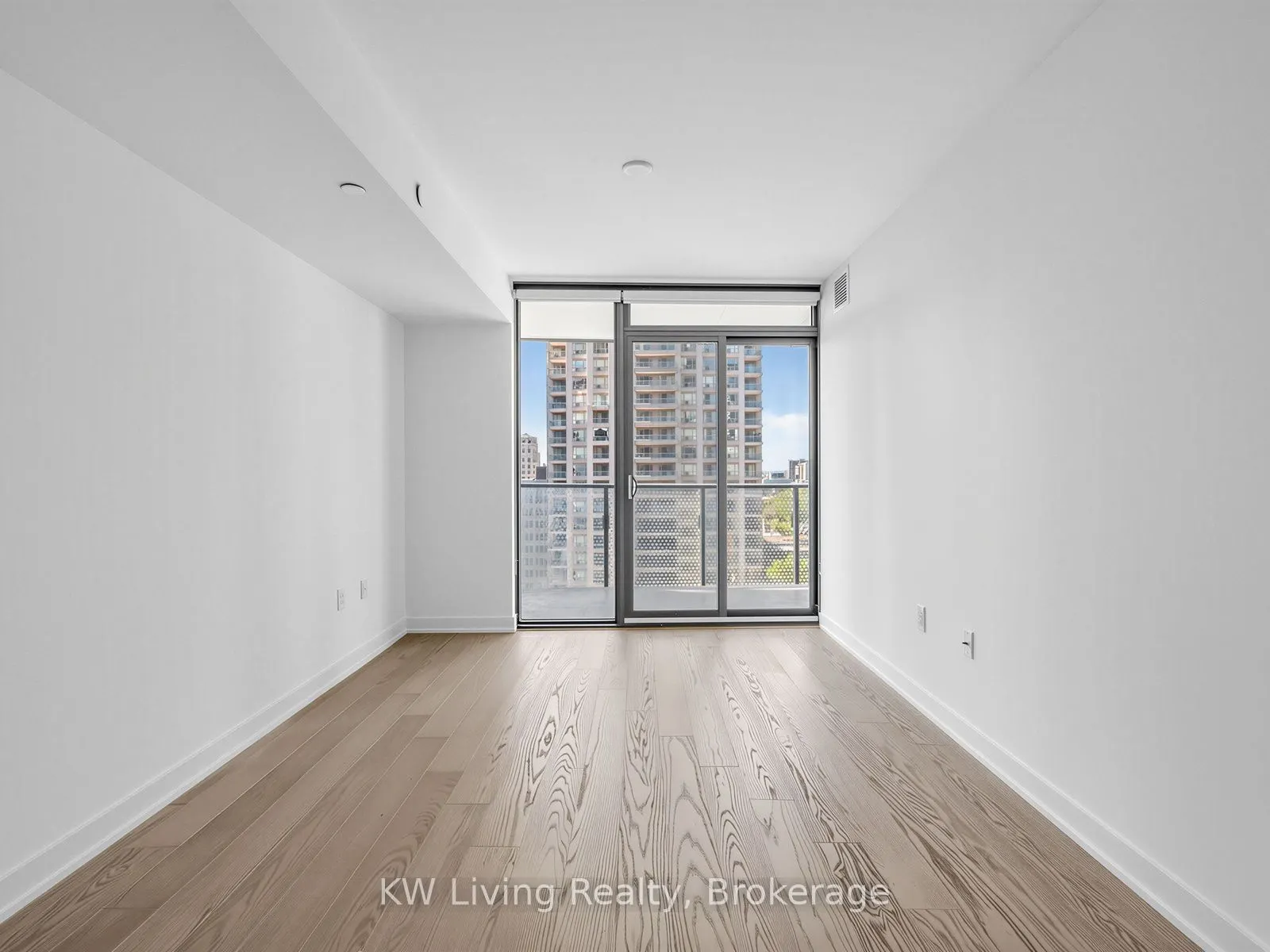 11 Wellesley Street W #1307
