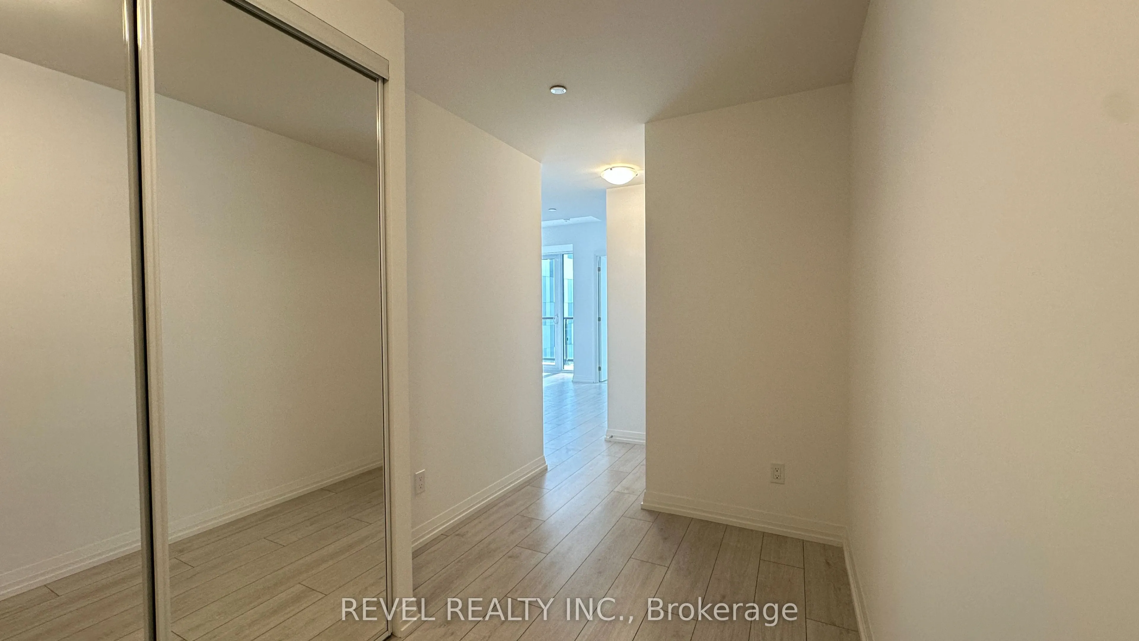 400 King Street W #2808