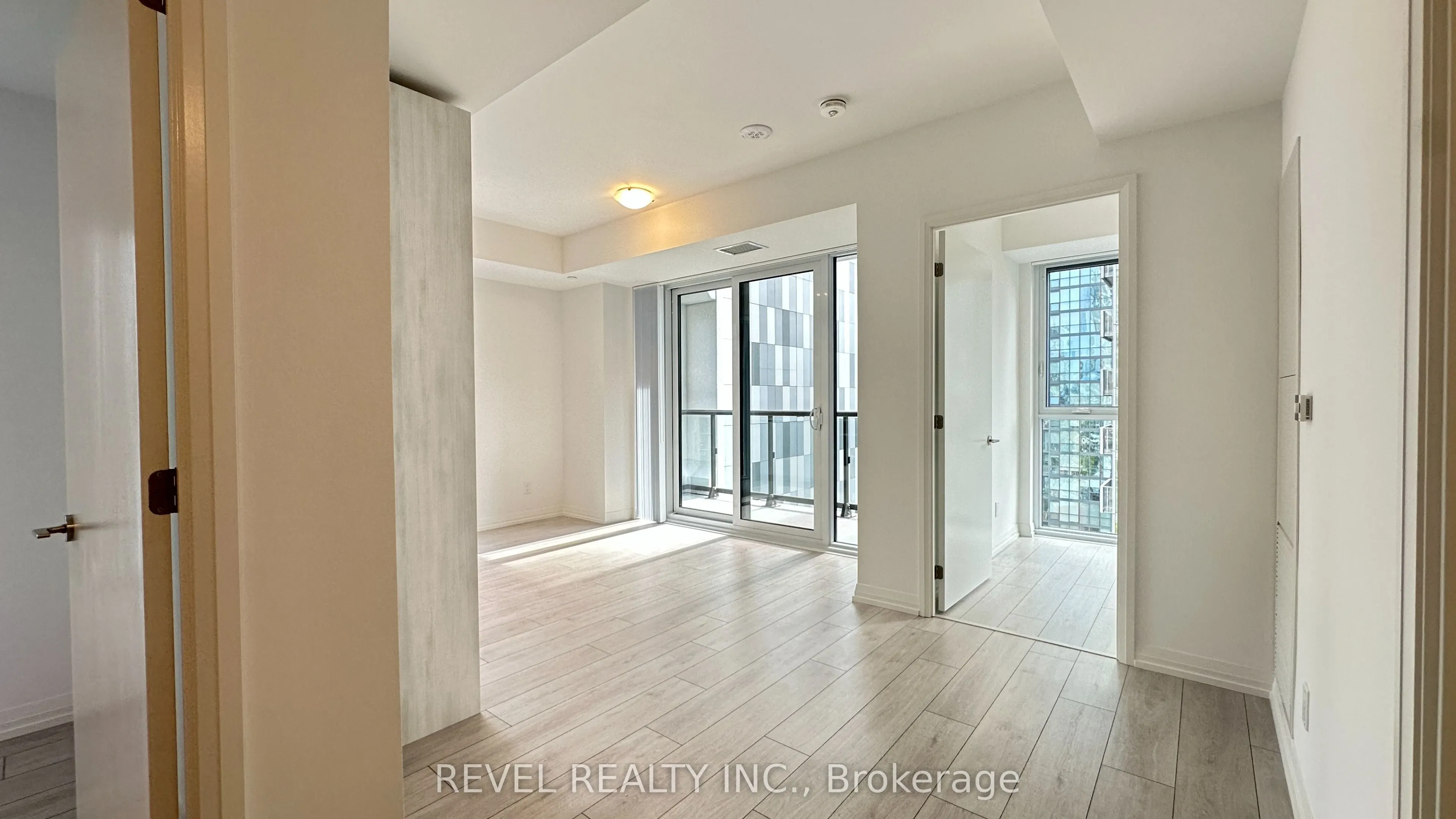 400 King Street W #2808