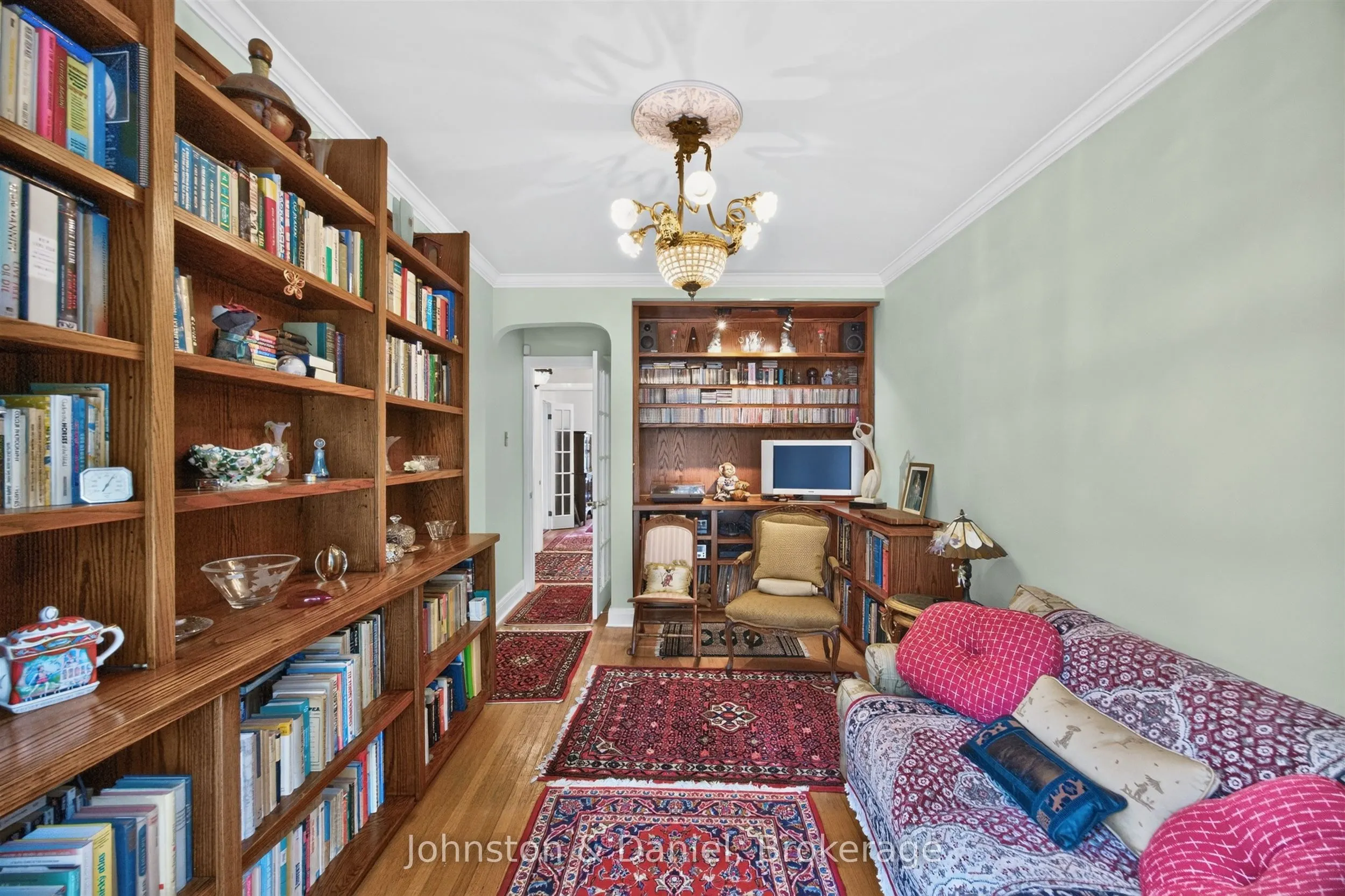 226 Chaplin Crescent
