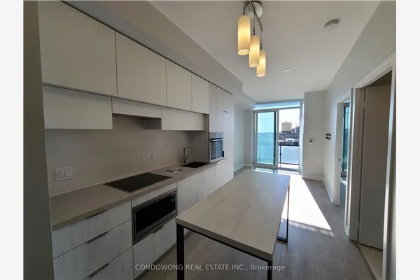8 Eglinton Avenue E #3704