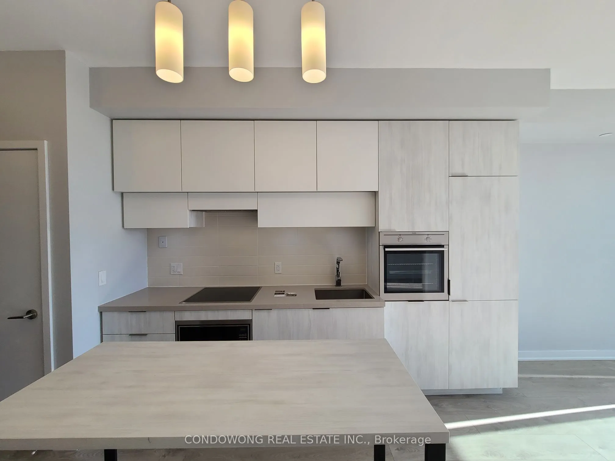 8 Eglinton Avenue E #3704