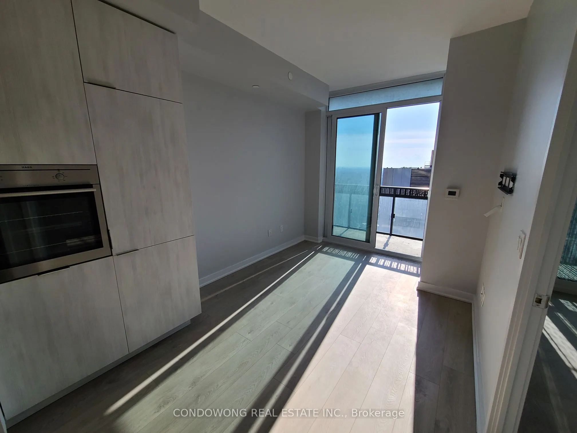 8 Eglinton Avenue E #3704