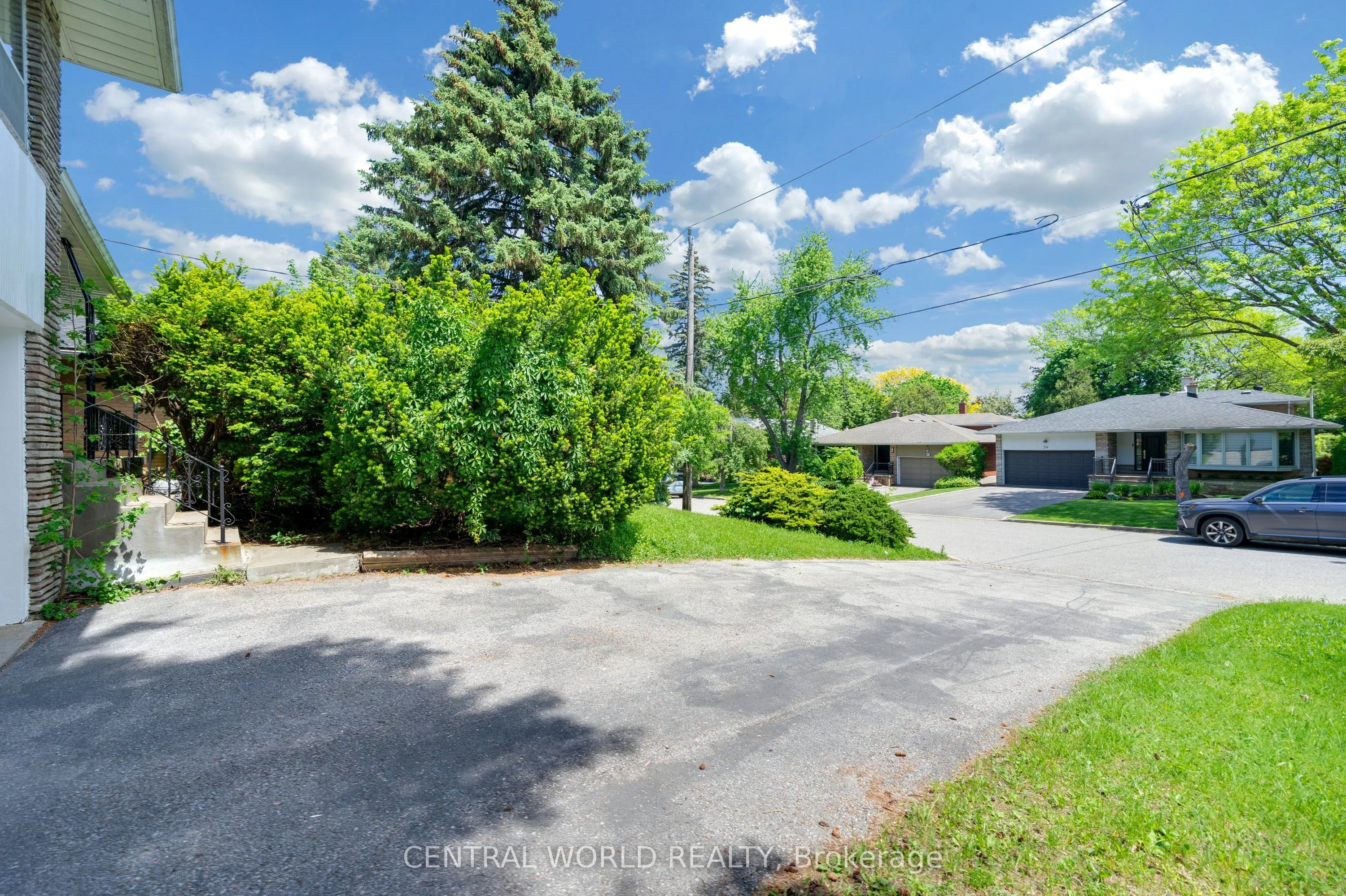 38 Denrock Drive
