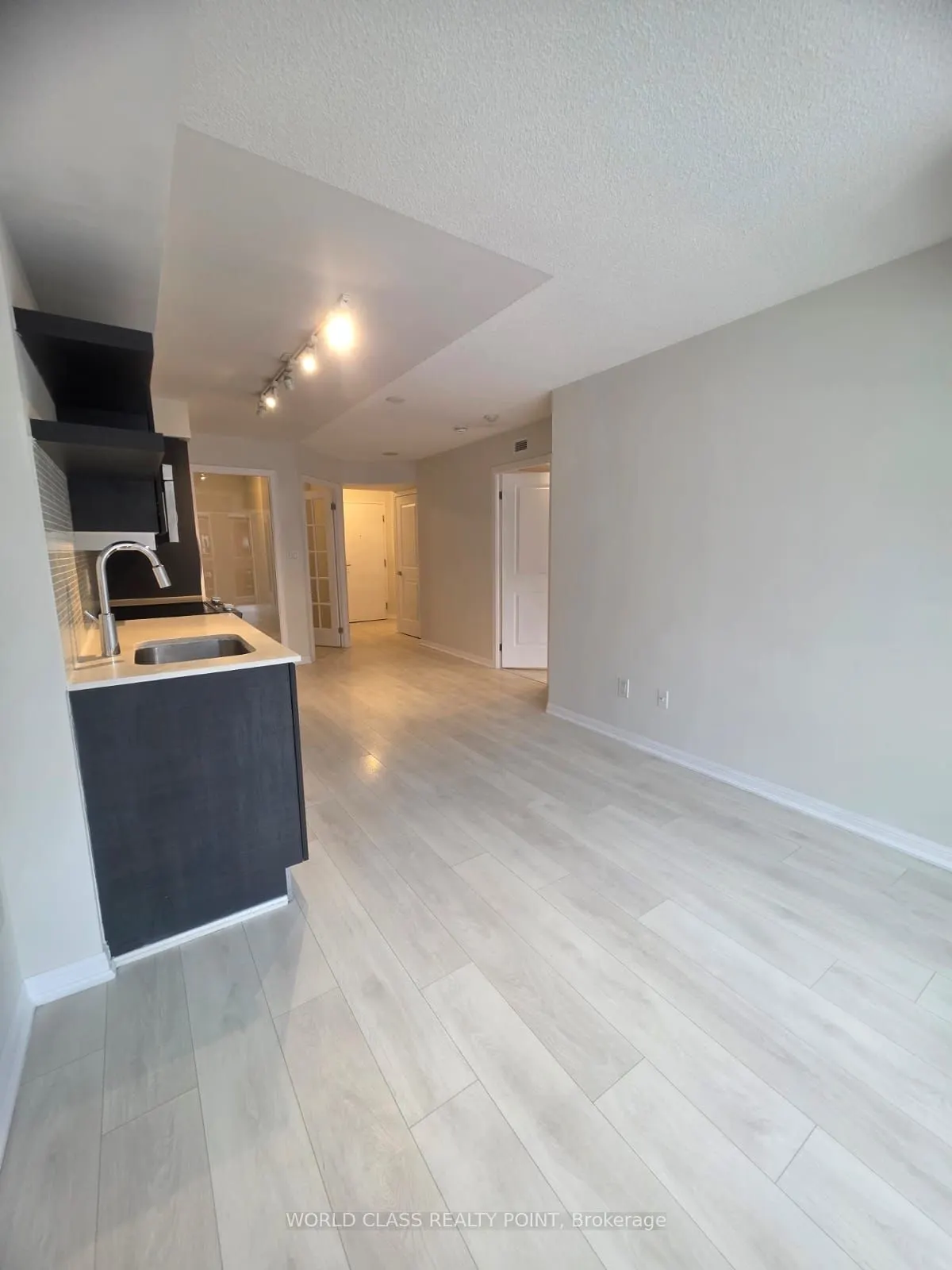 400 Adelaide Street E #609