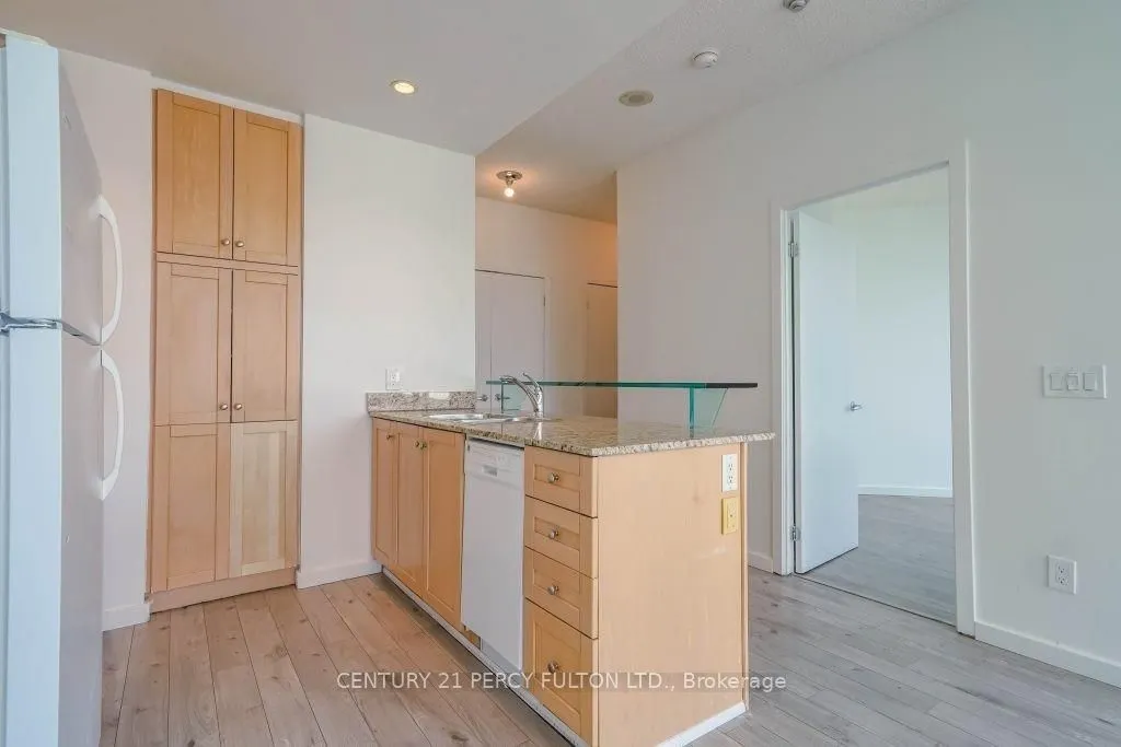 8 York Street #3513