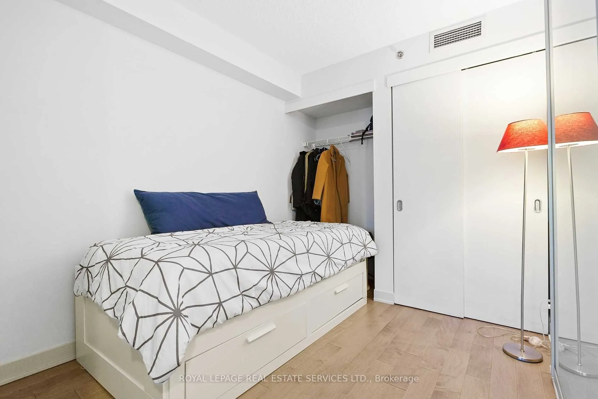 21 Nelson Street #430