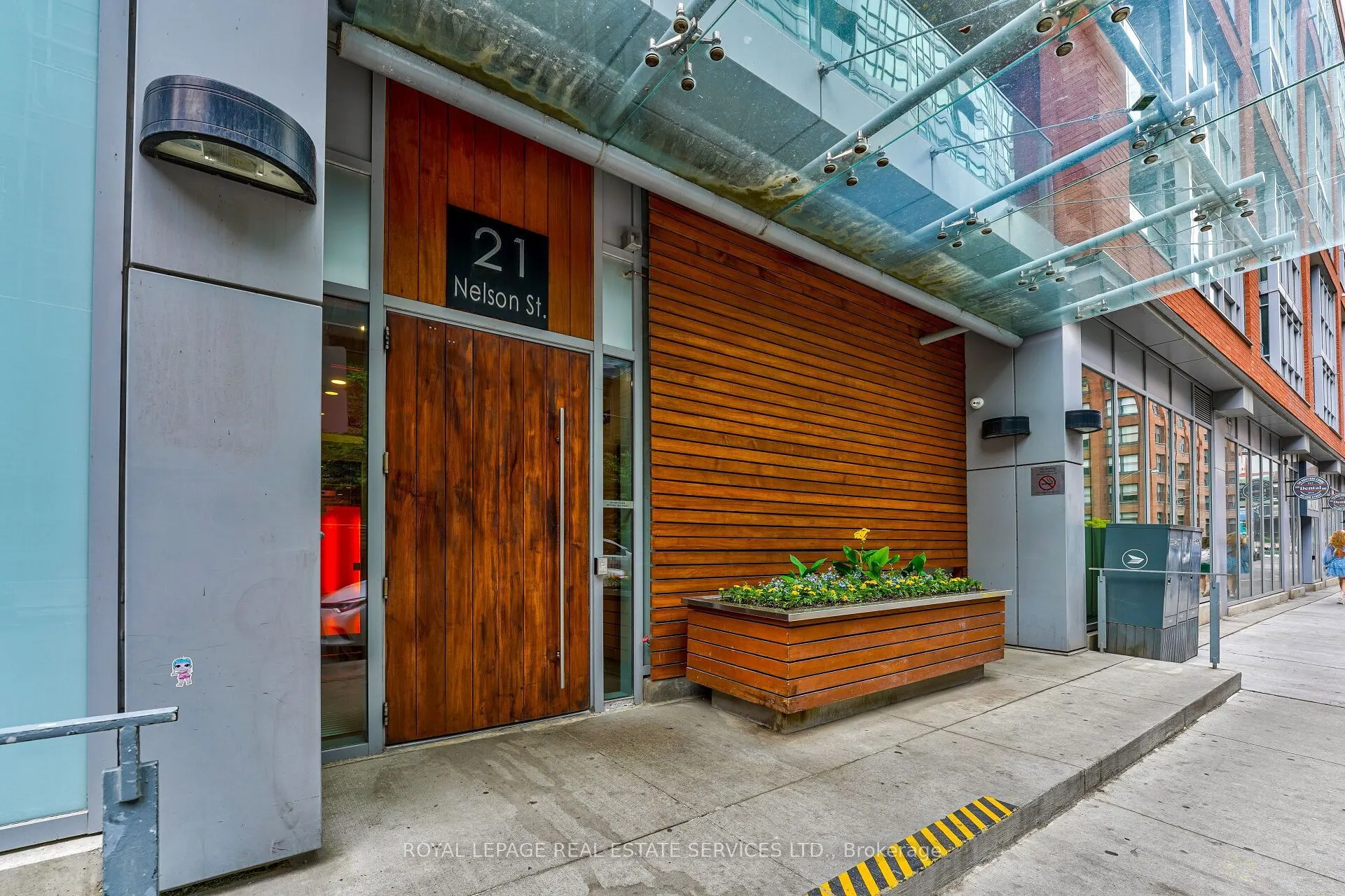 21 Nelson Street #430