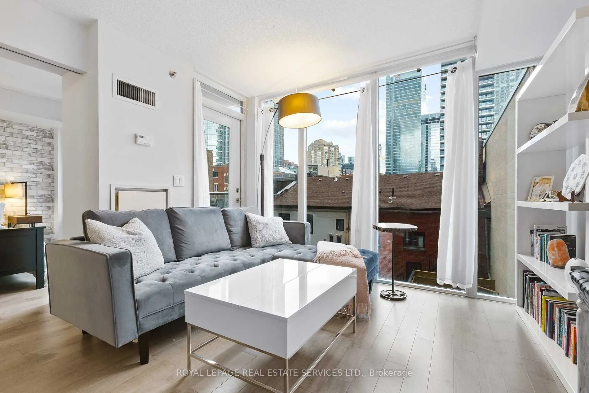 21 Nelson Street #430