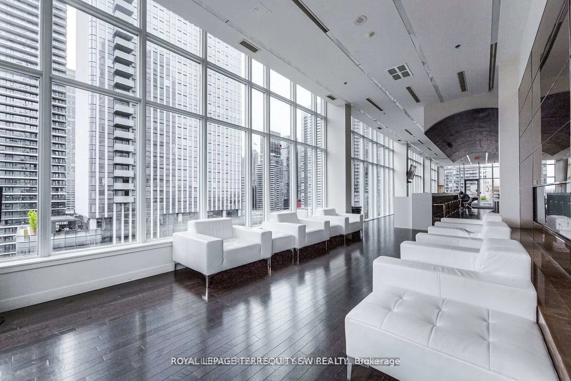 21 Nelson Street #430