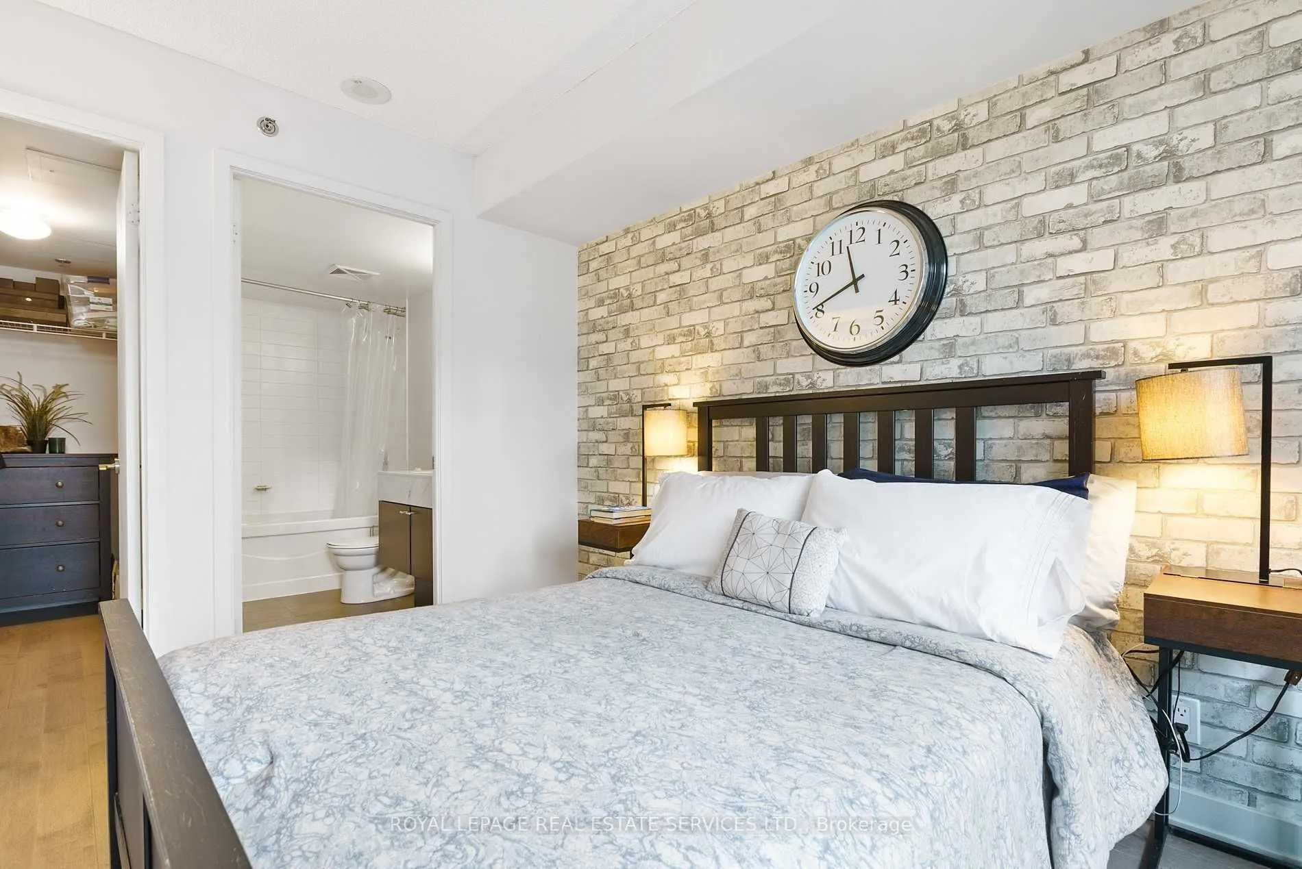 21 Nelson Street #430