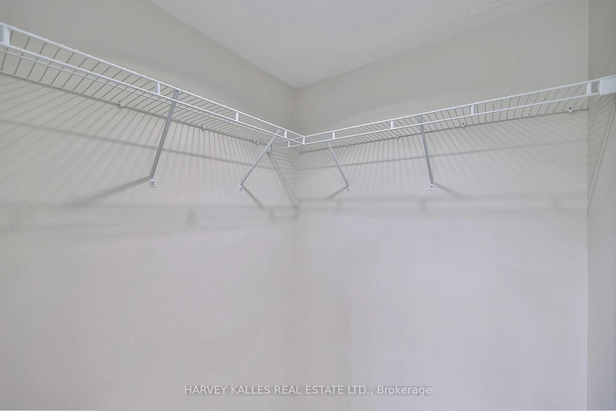 140 Simcoe Street #515