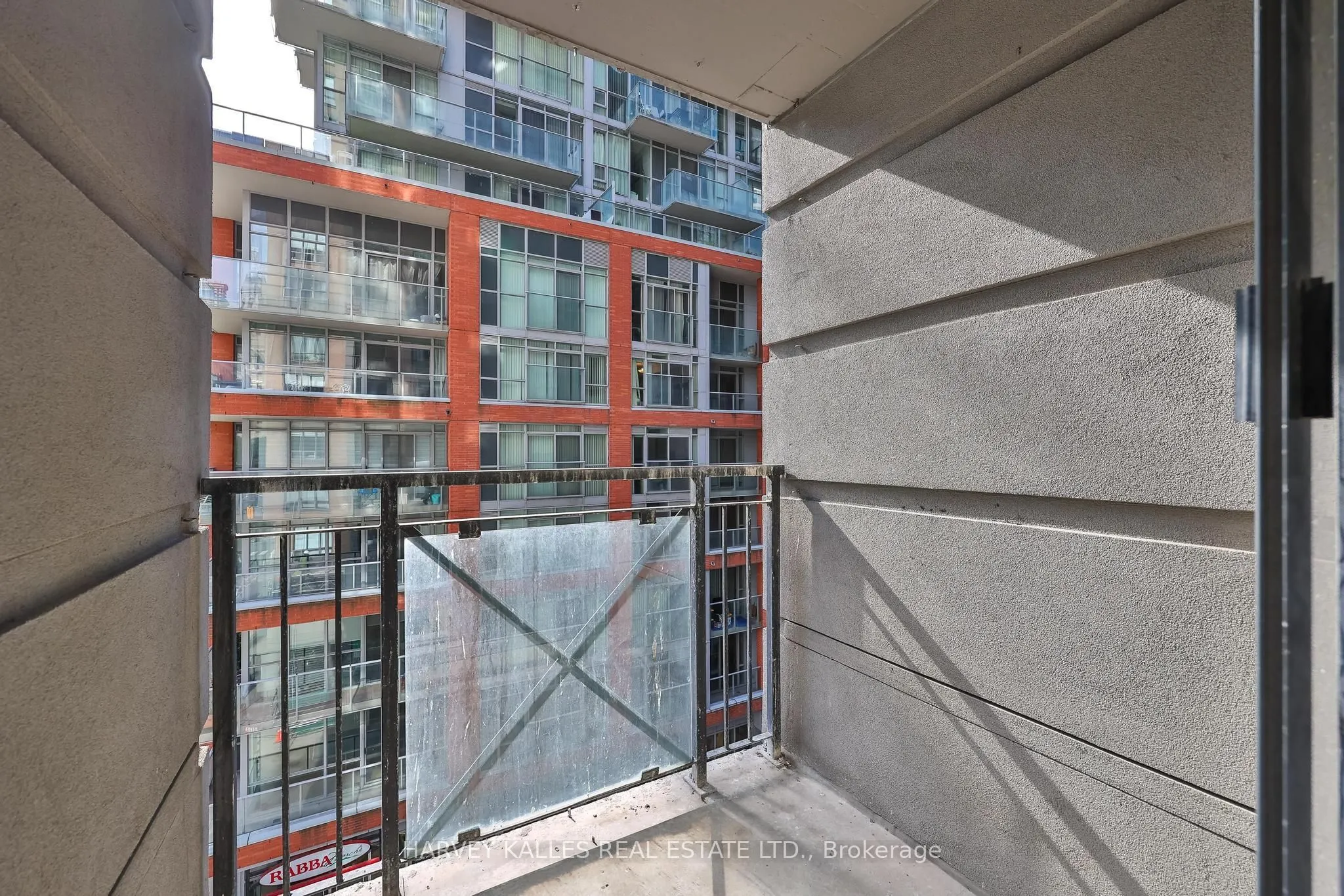 140 Simcoe Street #515