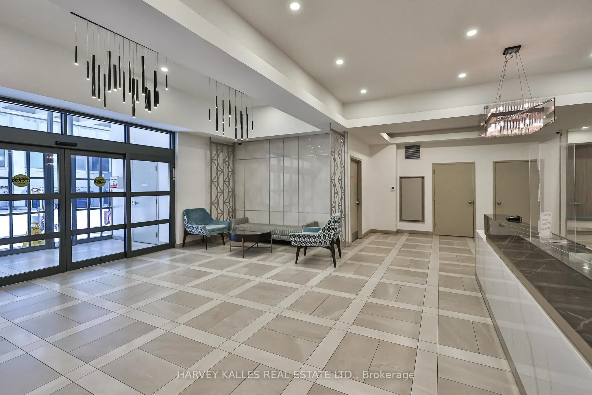 140 Simcoe Street #515