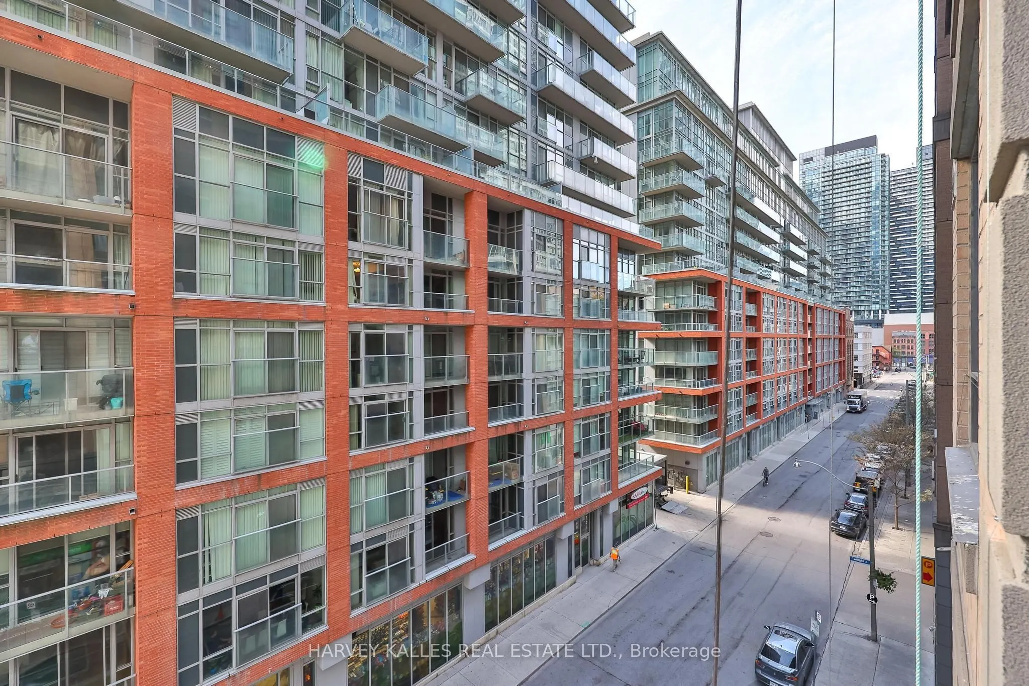 140 Simcoe Street #515
