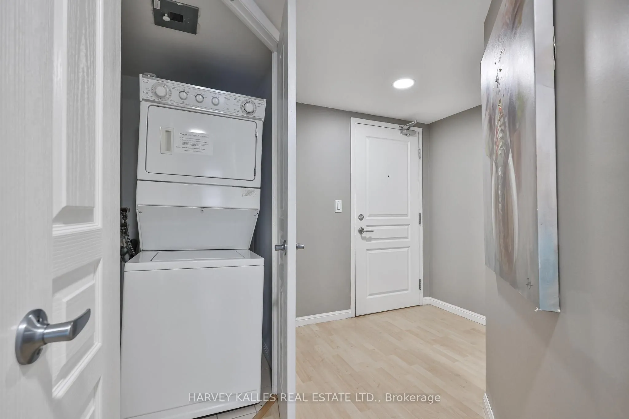 140 Simcoe Street #515