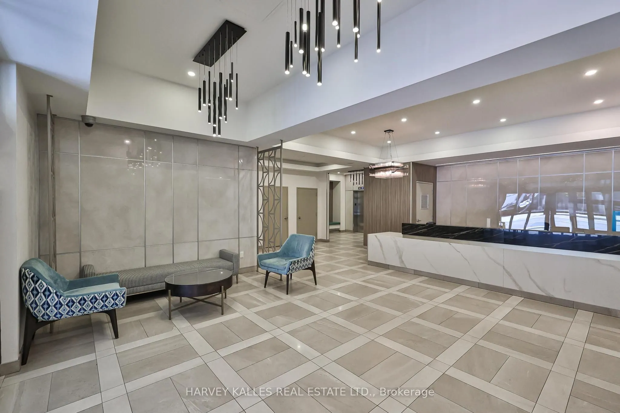 140 Simcoe Street #515