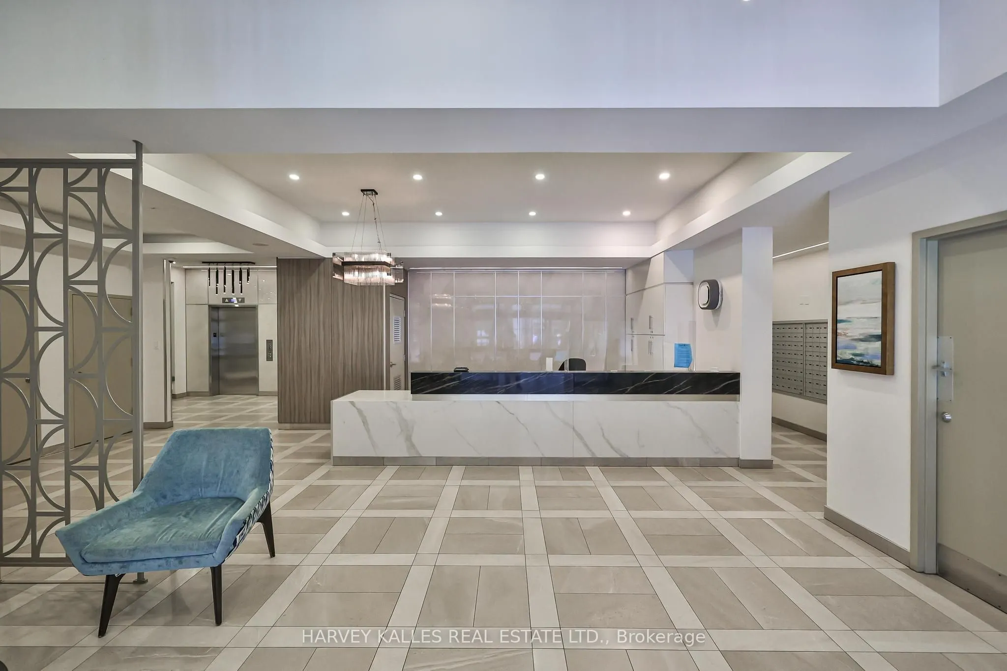 140 Simcoe Street #515