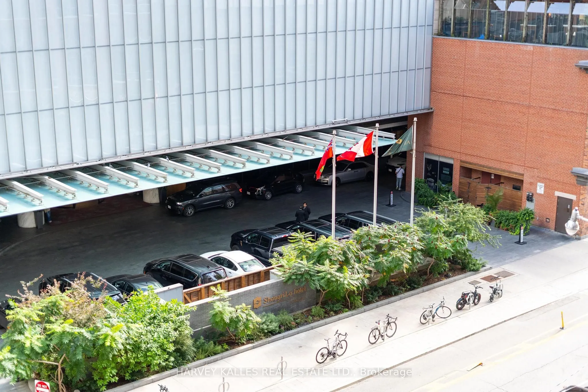 140 Simcoe Street #515