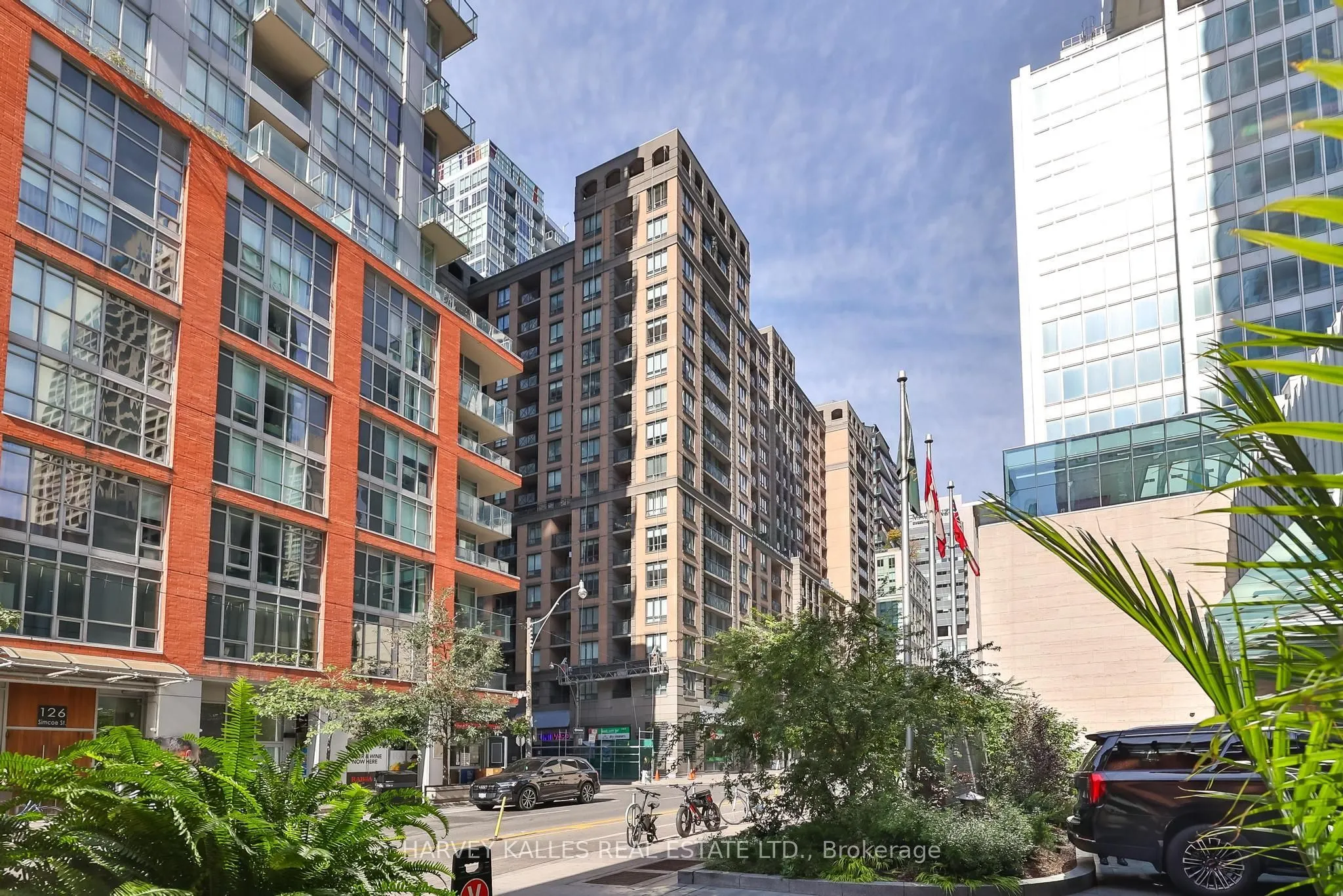140 Simcoe Street #515