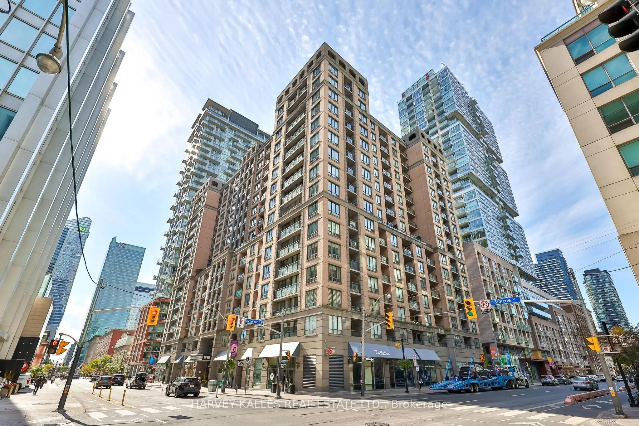 140 Simcoe Street #515