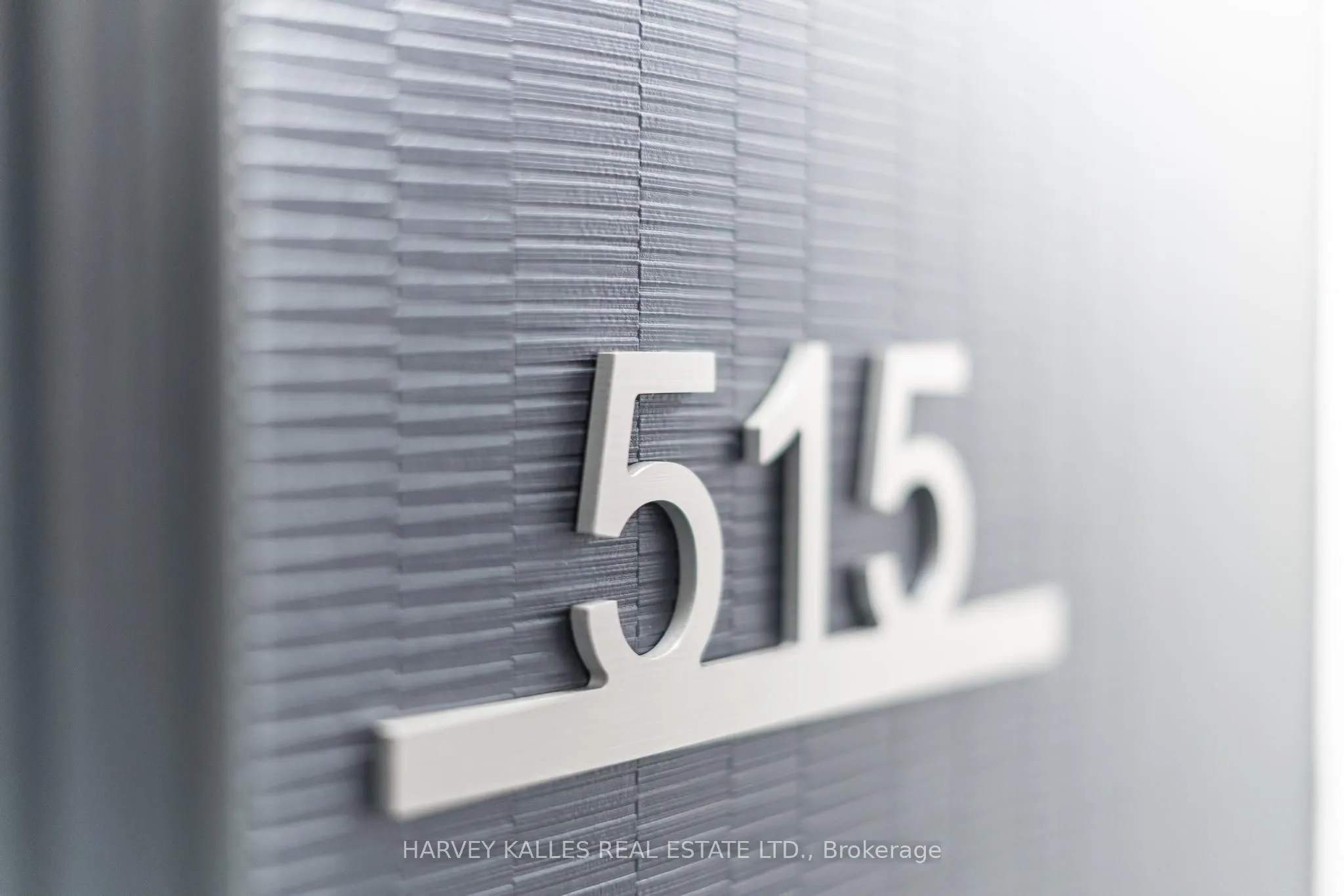 140 Simcoe Street #515