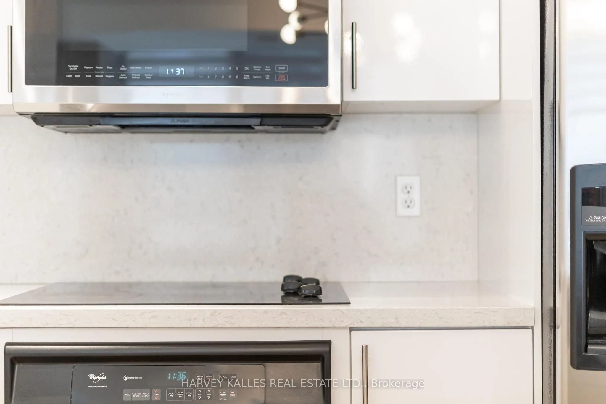 140 Simcoe Street #515