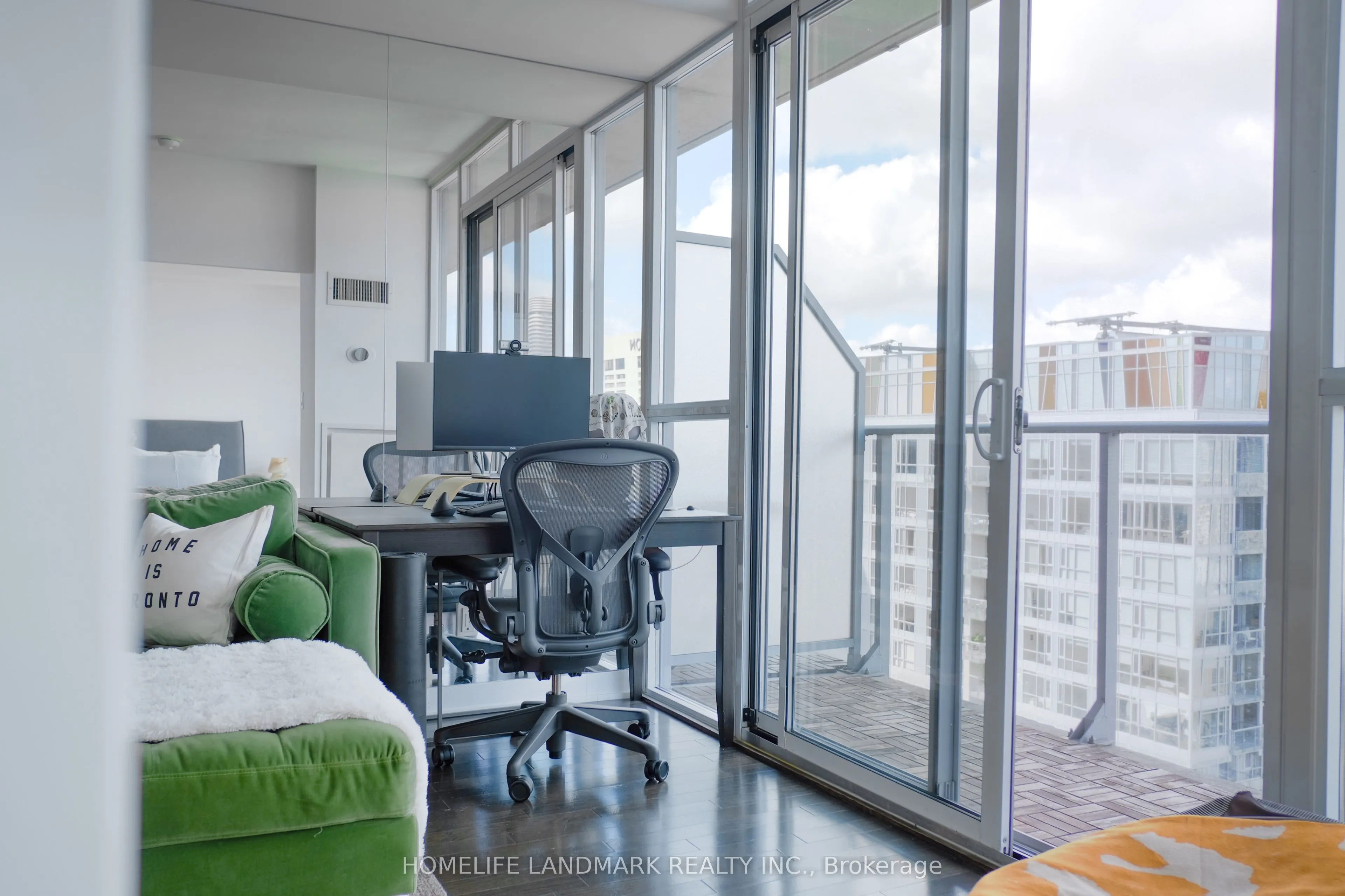 126 Simcoe Street #3306