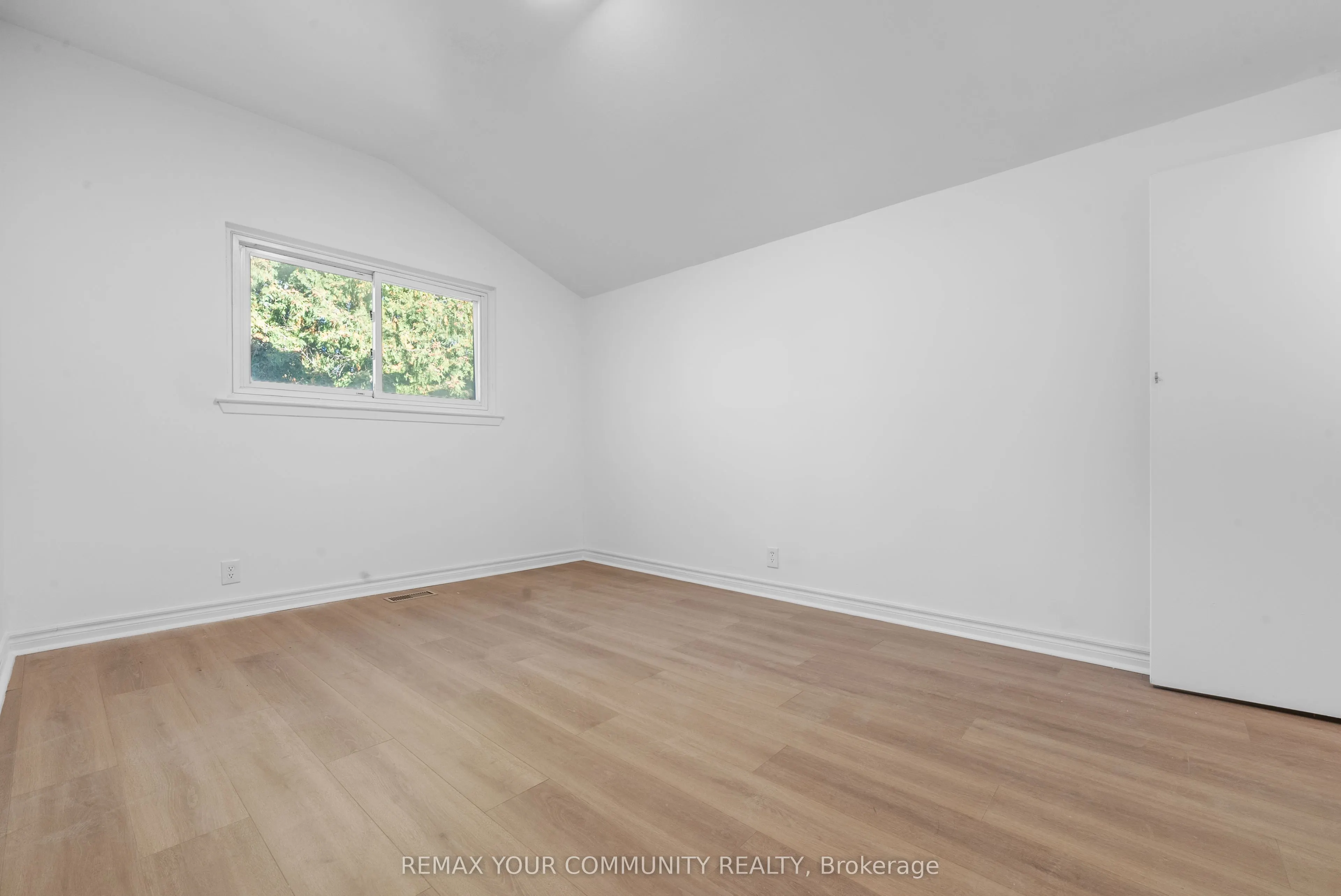 2 Lisburn Crescent