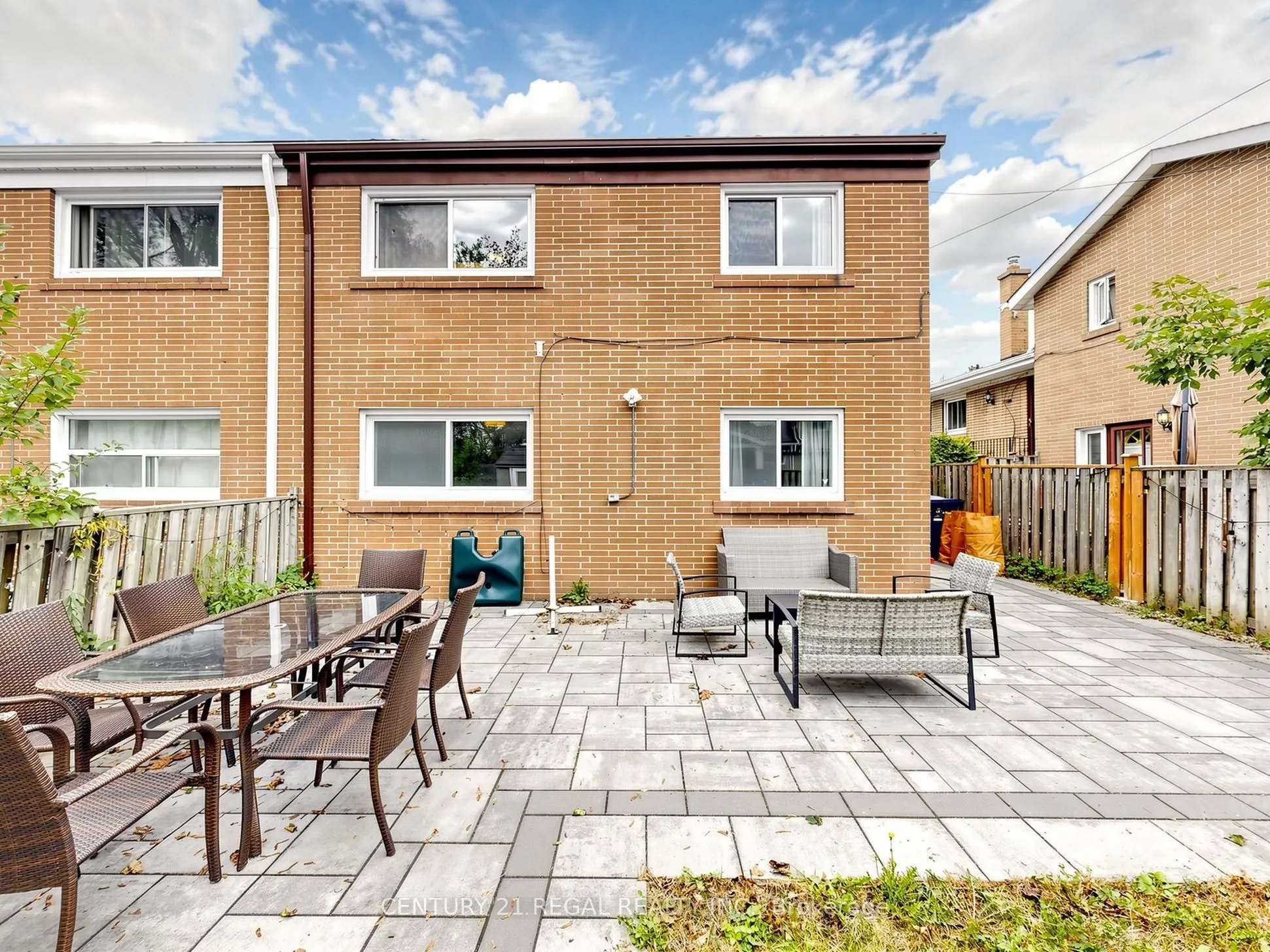 77 Billington Crescent