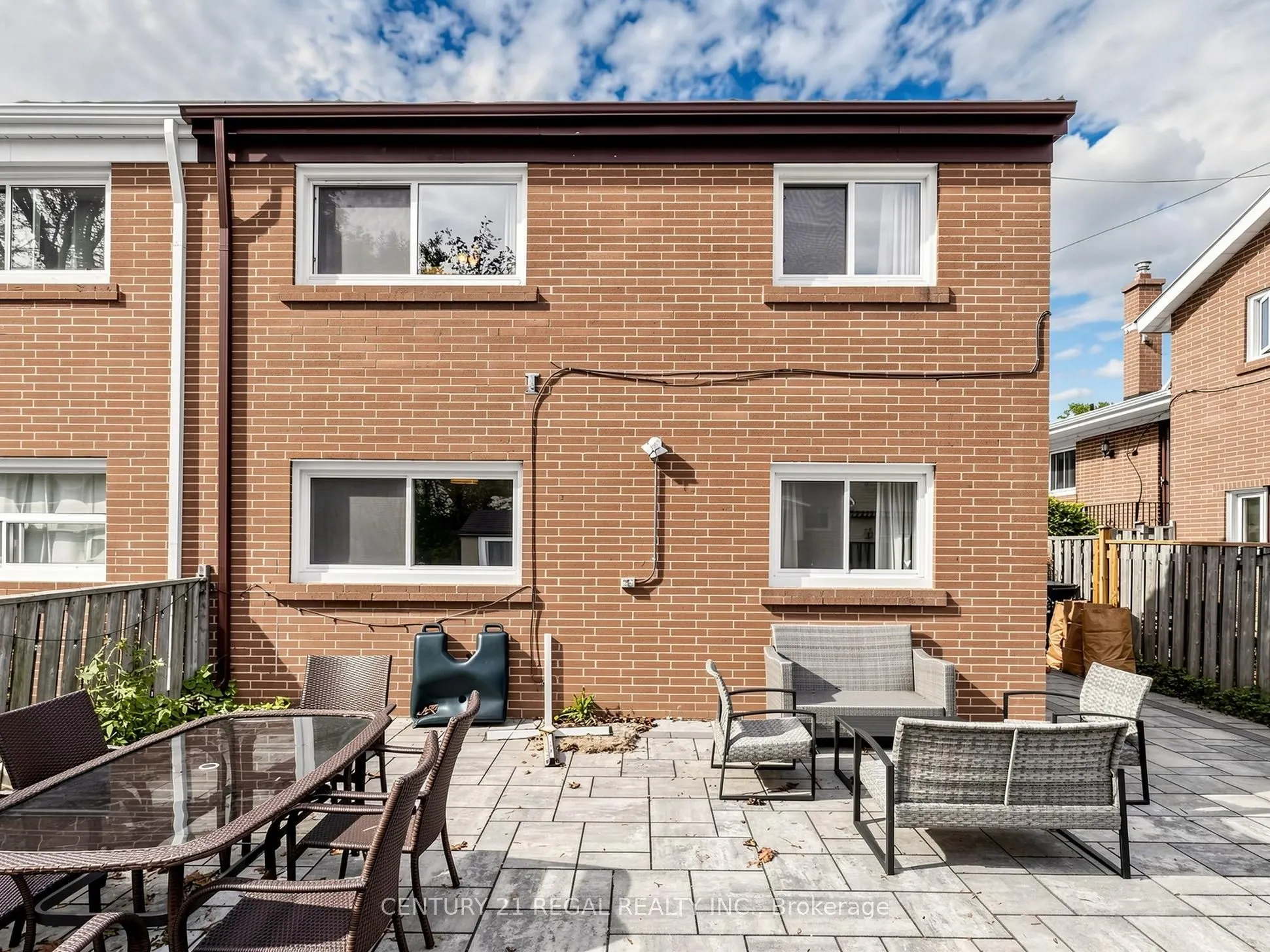 77 Billington Crescent