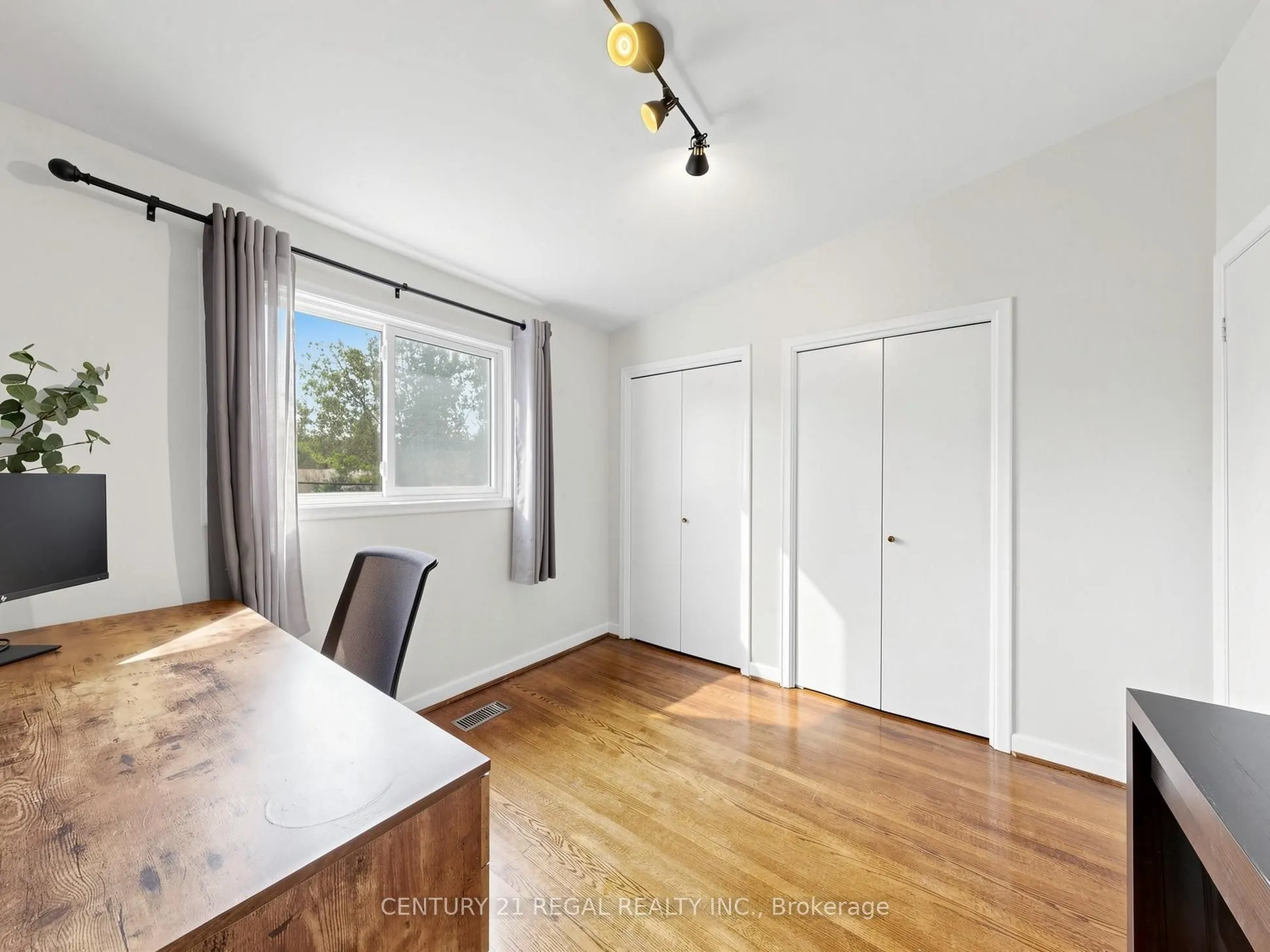77 Billington Crescent