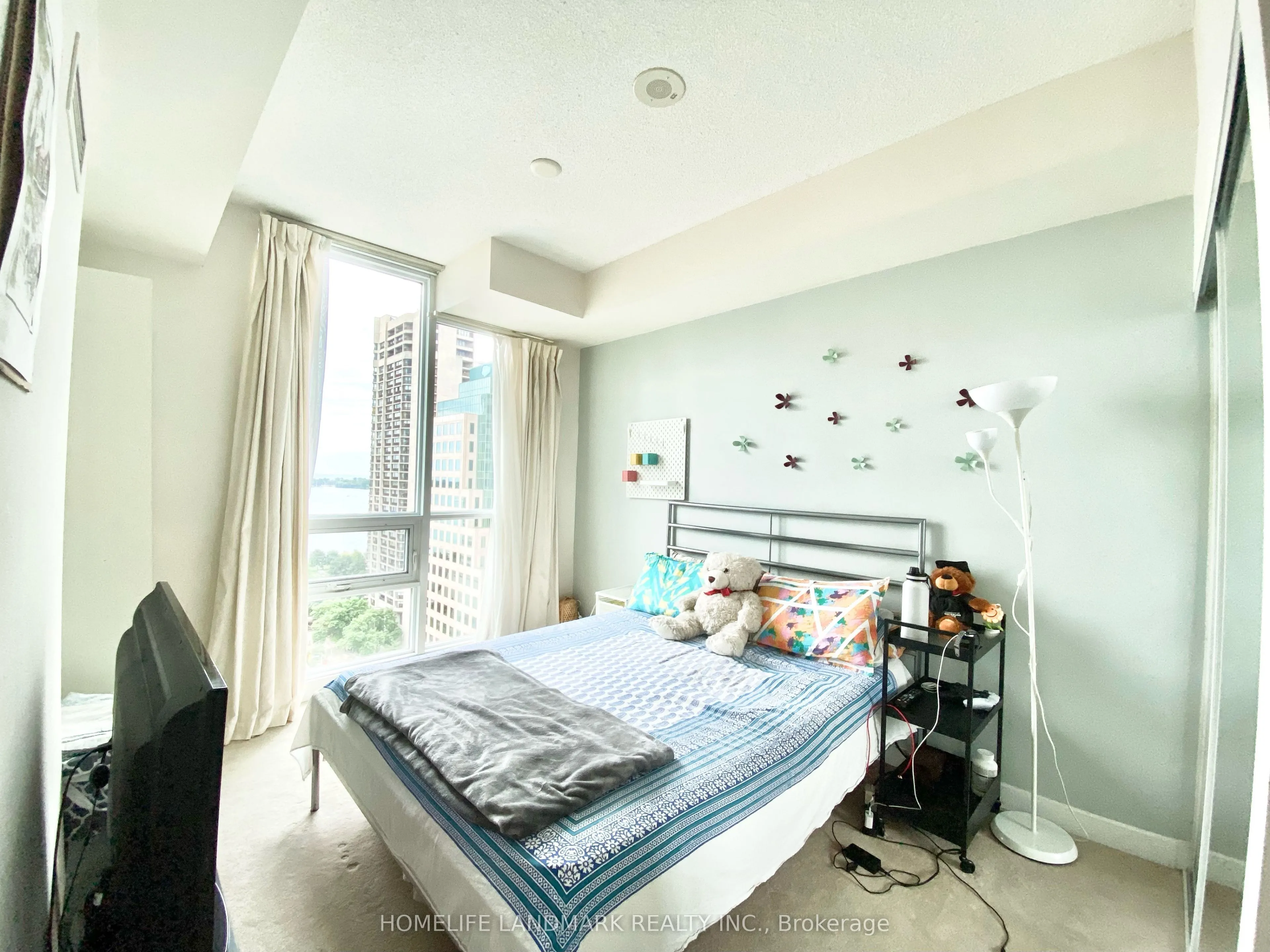33 Bay Street #1911