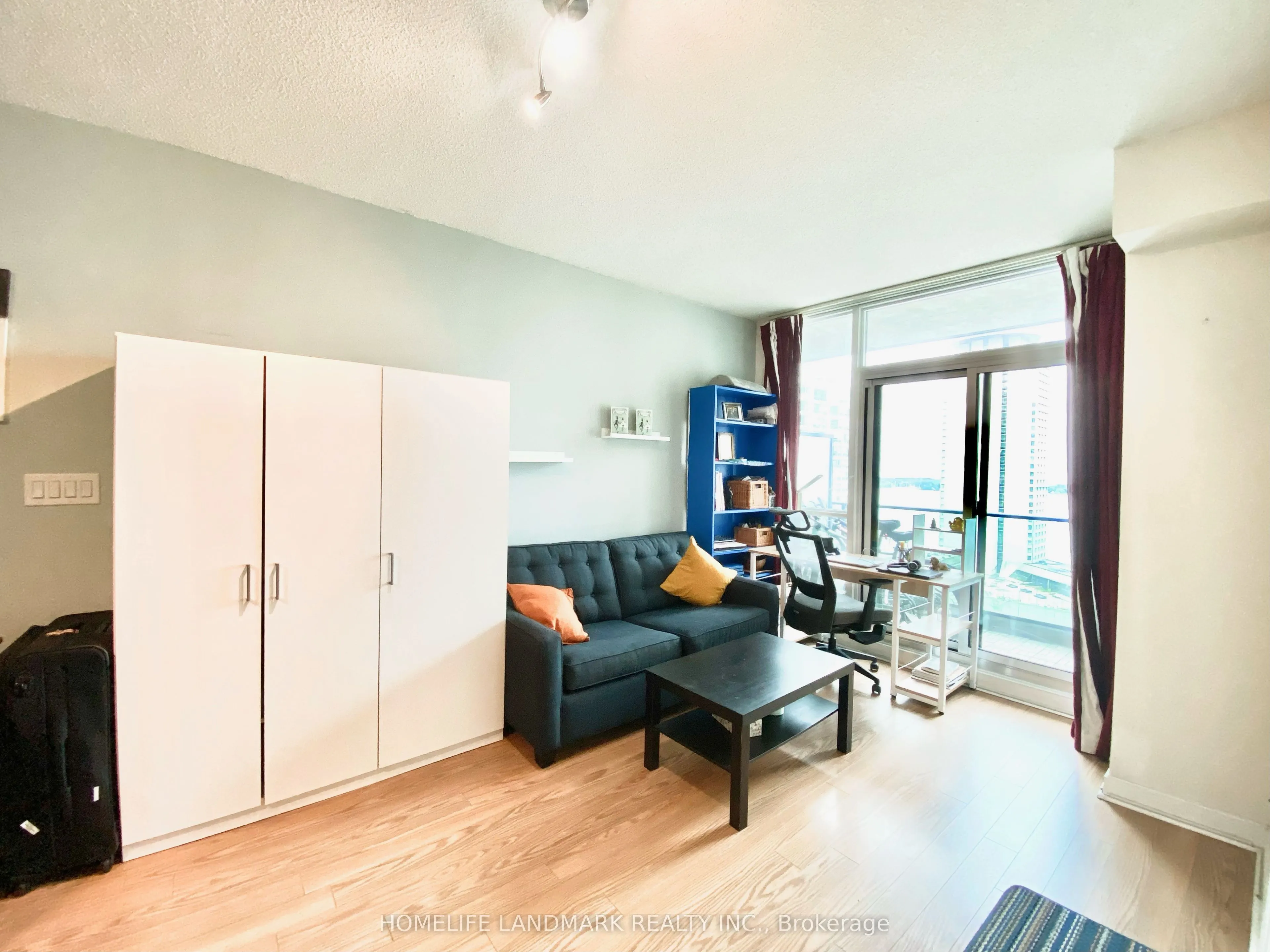 33 Bay Street #1911