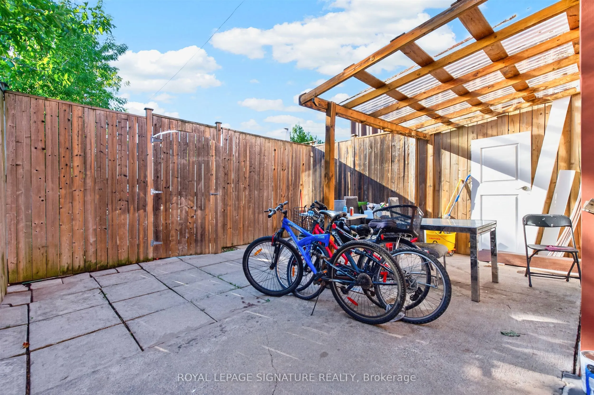 212 Lippincott Street