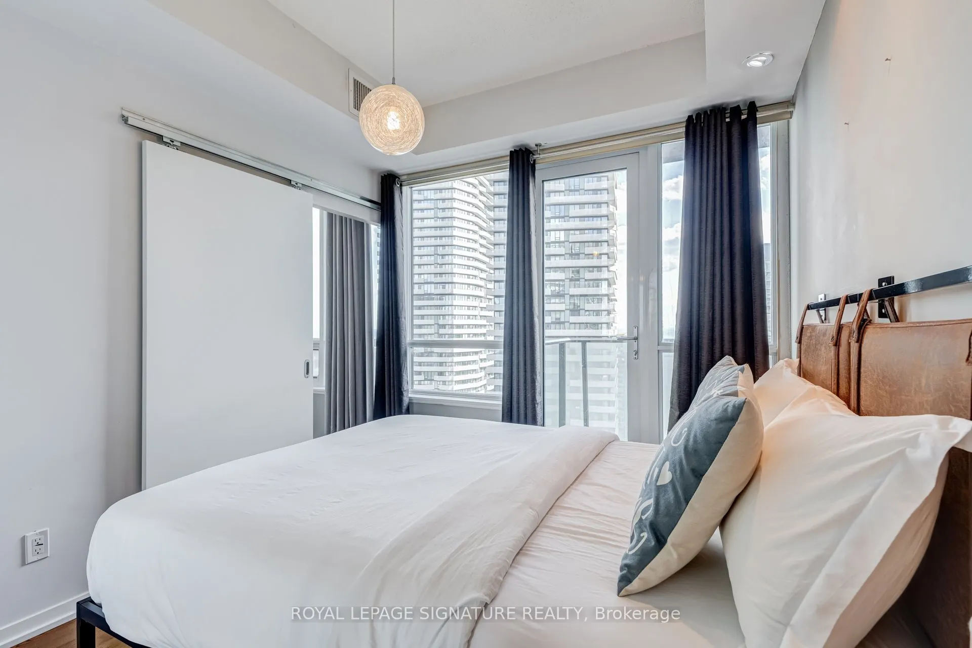 65 Bremner Boulevard #4310