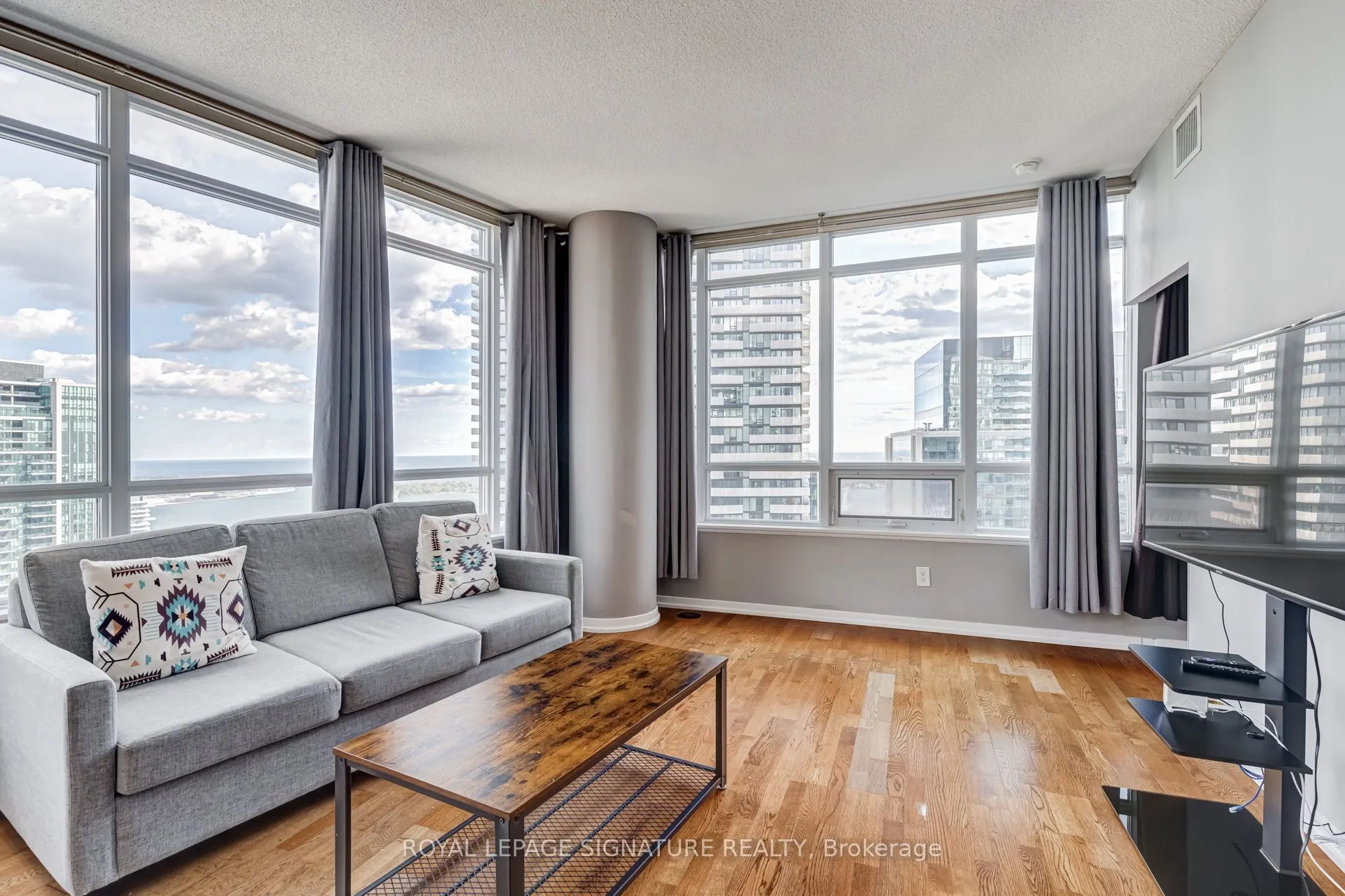 65 Bremner Boulevard #4310